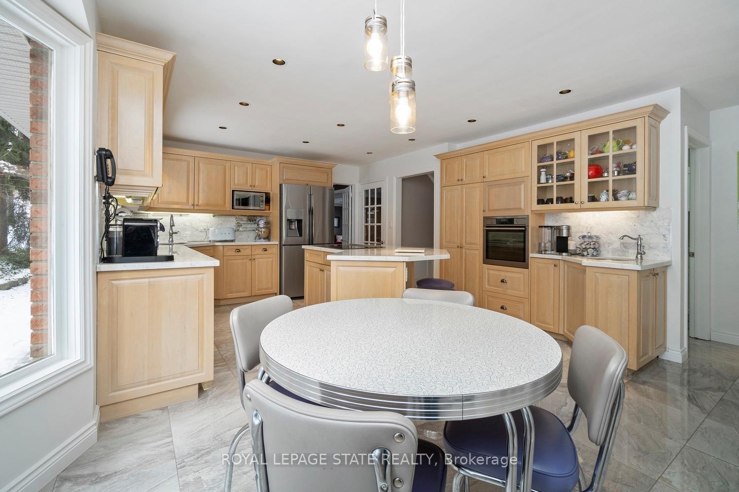 Photo 29 of 18 Stonegate Drive, Hamilton, Ancaster — HOMEH