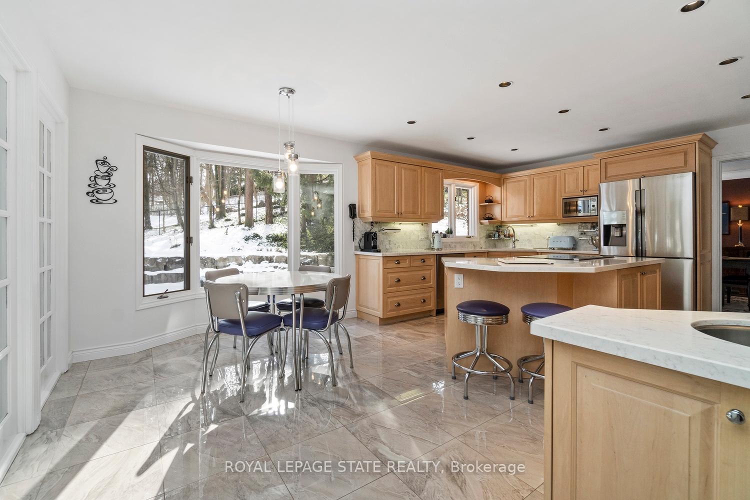 Photo 33 of 18 Stonegate Drive, Hamilton, Ancaster — HOMEH