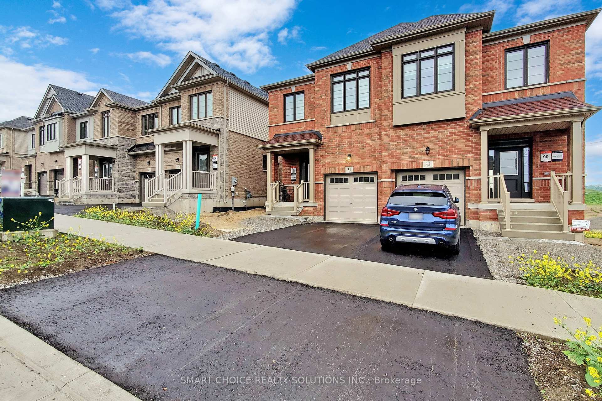 Photo 2 of 31 Greer Street W, Barrie, Rural Barrie Southeast — HOMEH