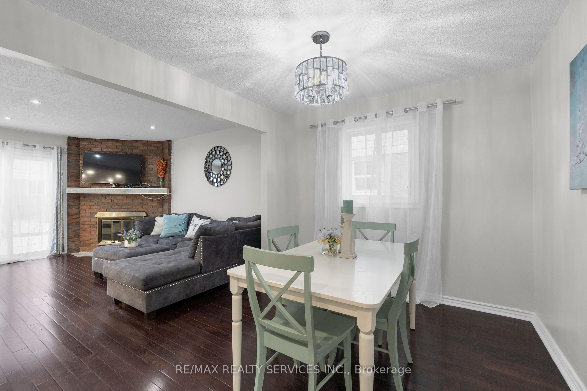 Photo 9 of 95 Martindale Crescent, Brampton, Brampton West — HOMEH