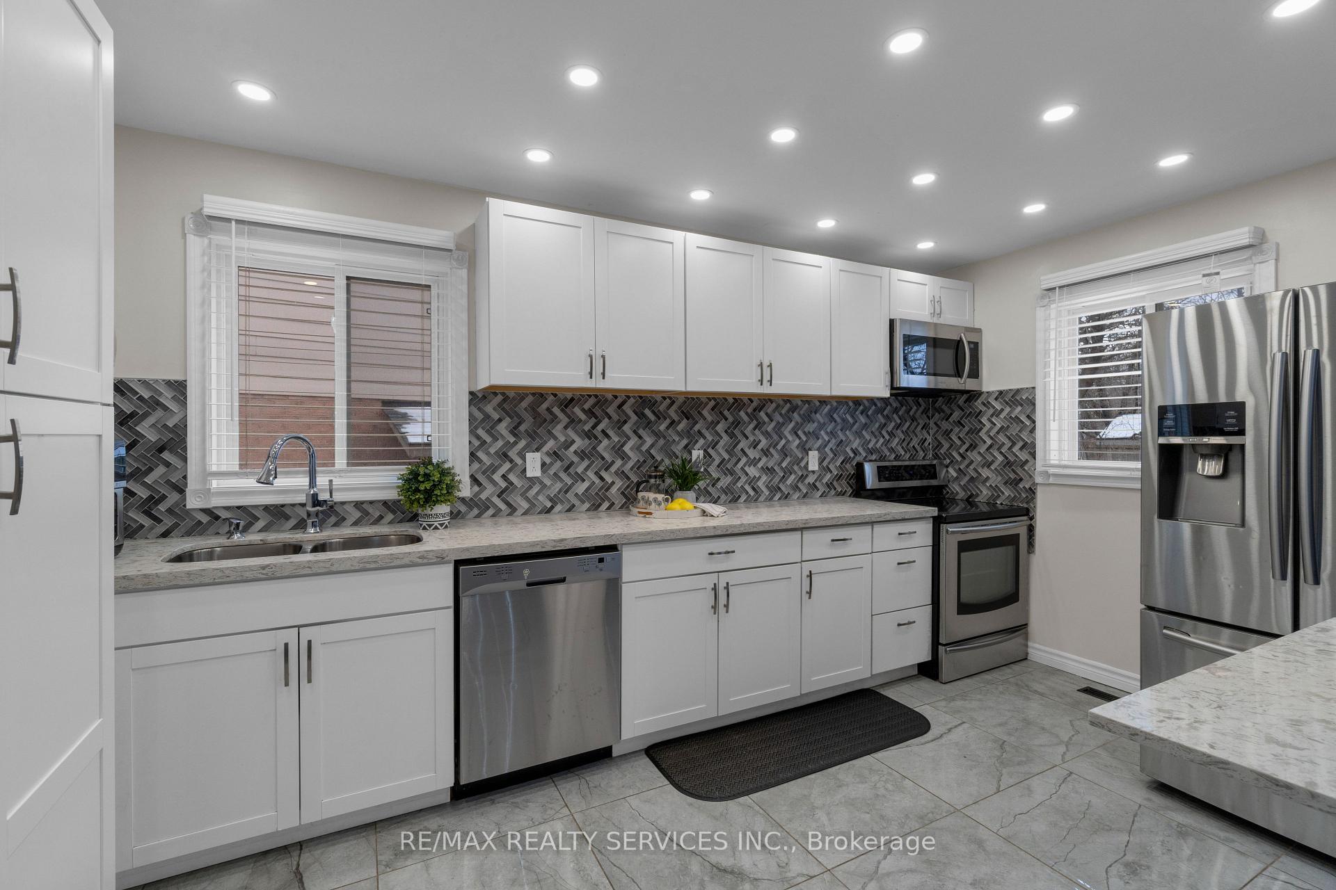 Photo 13 of 95 Martindale Crescent, Brampton, Brampton West — HOMEH