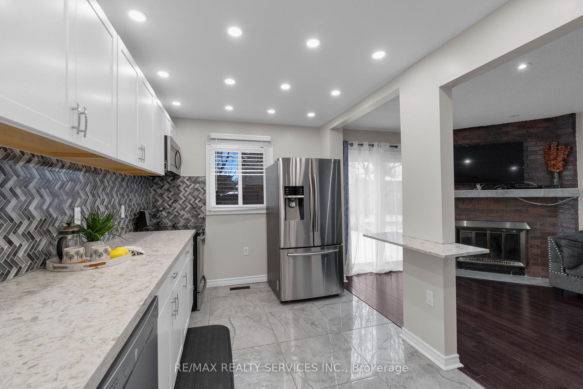 Photo 14 of 95 Martindale Crescent, Brampton, Brampton West — HOMEH