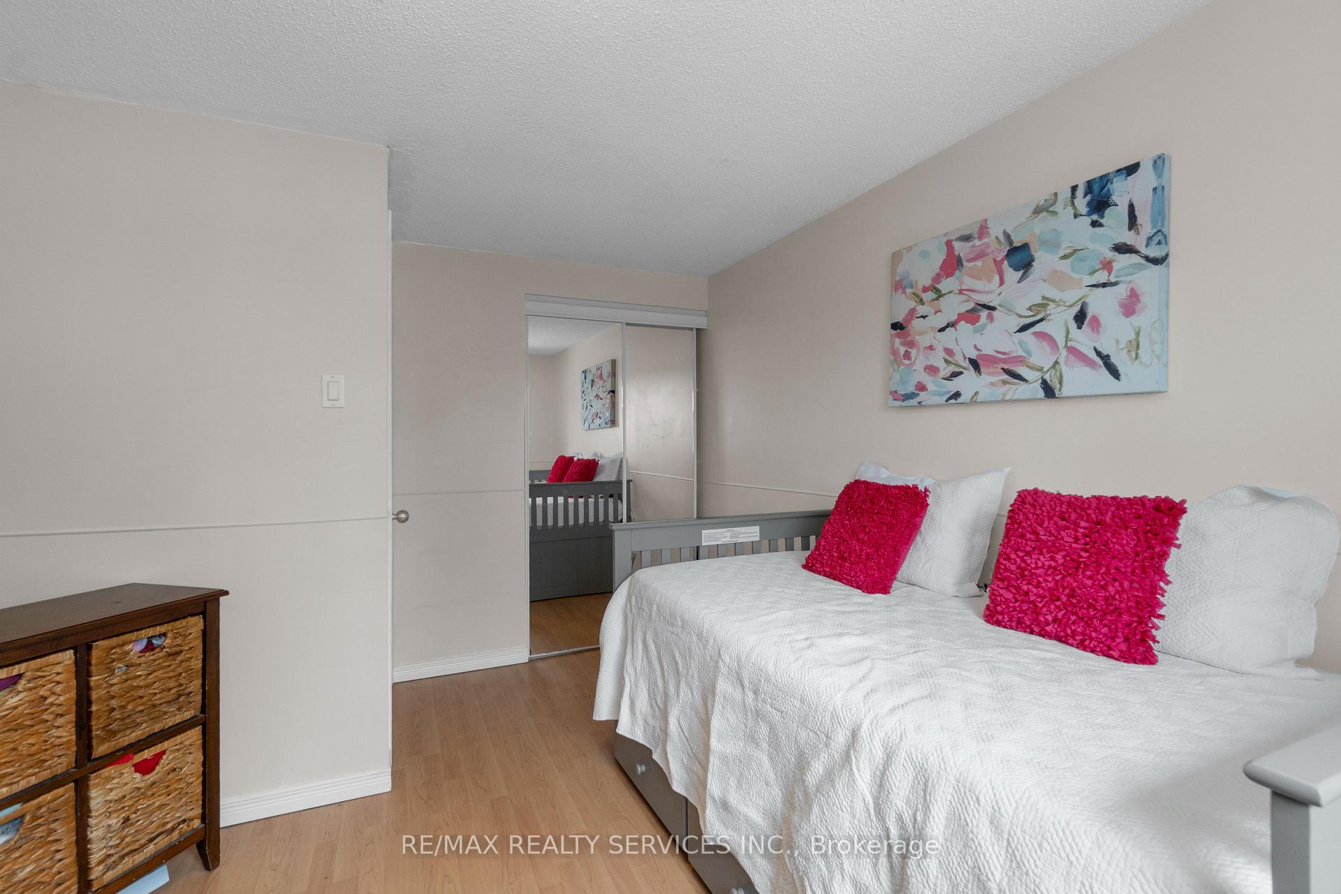 Photo 25 of 95 Martindale Crescent, Brampton, Brampton West — HOMEH