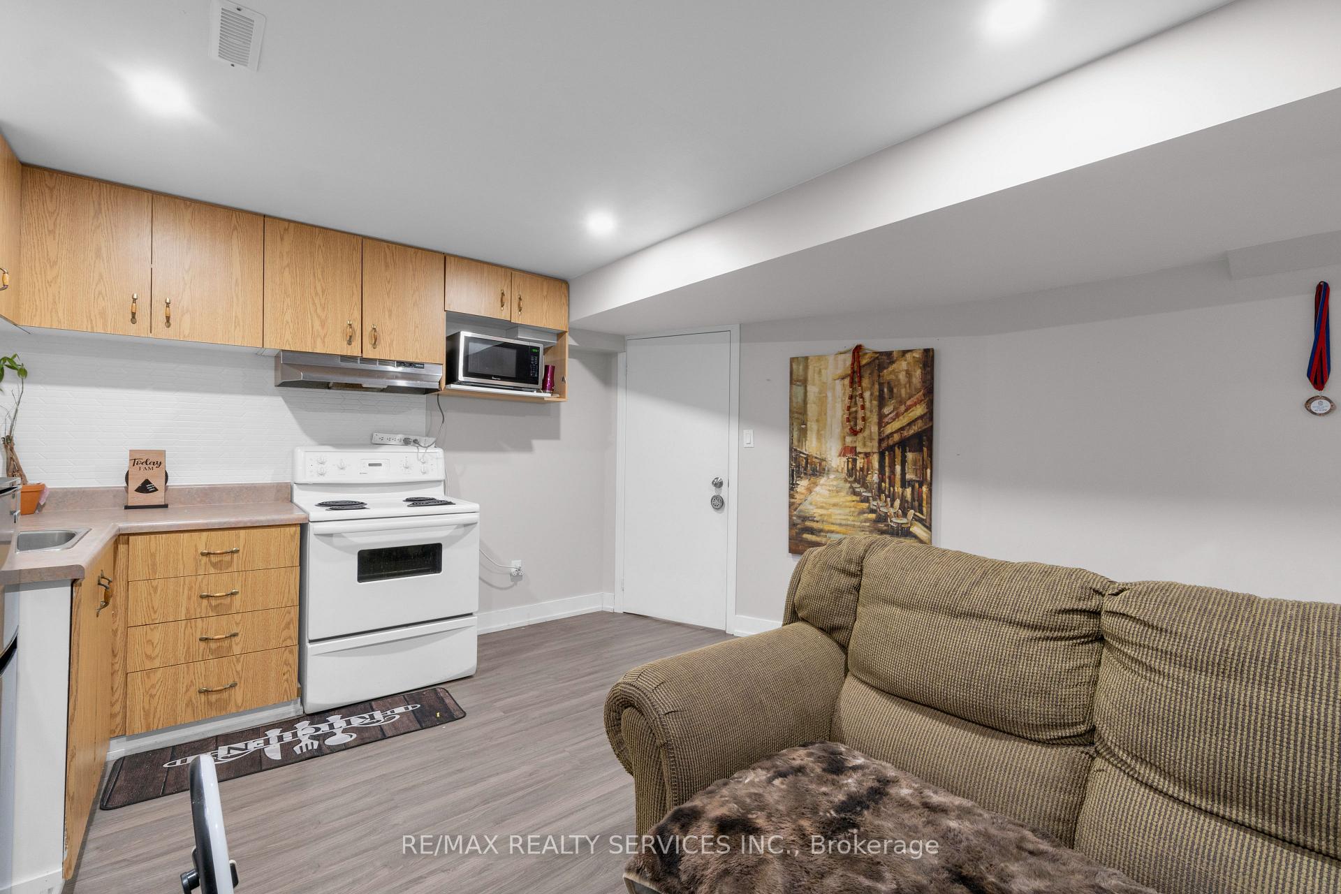 Photo 32 of 95 Martindale Crescent, Brampton, Brampton West — HOMEH