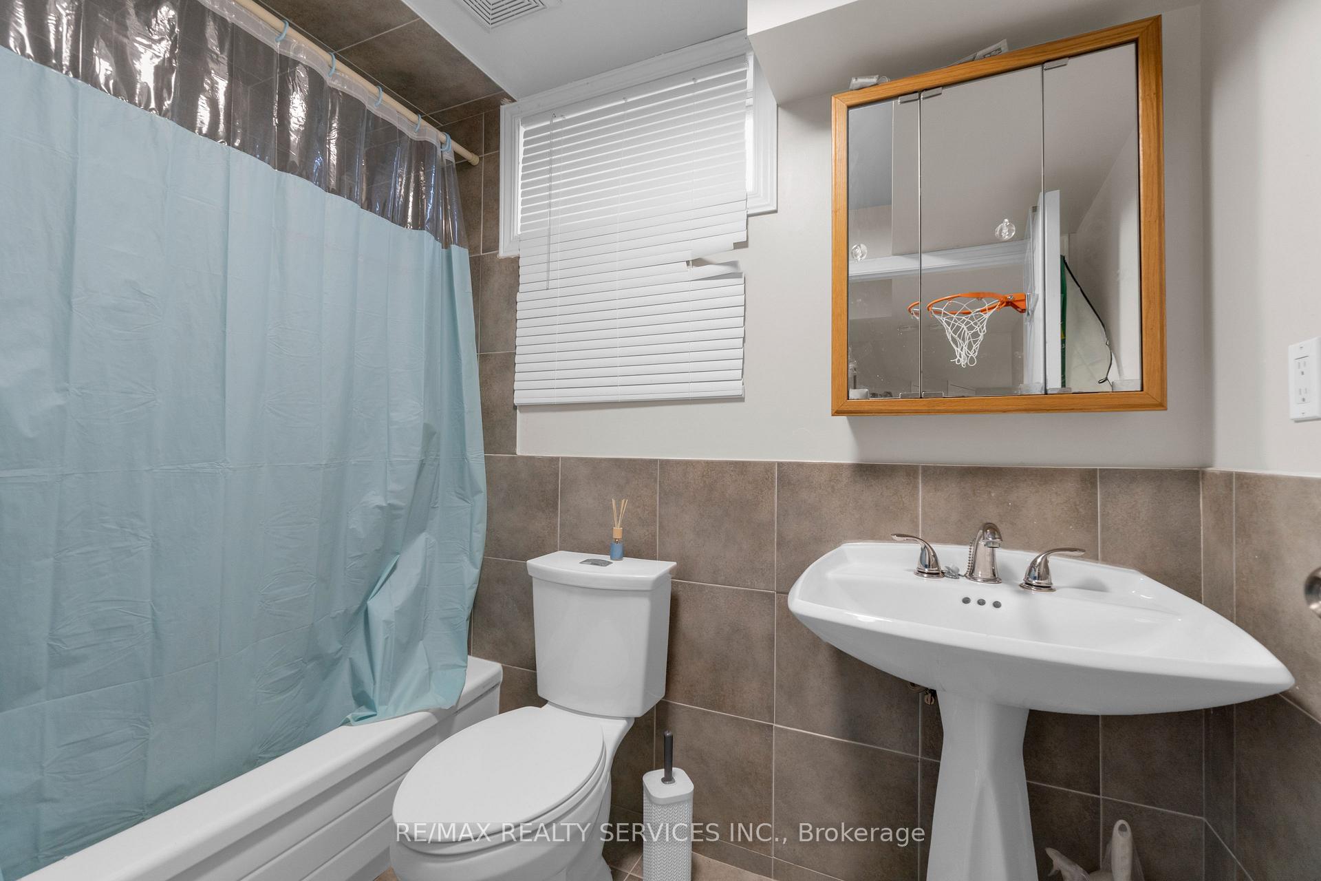Photo 34 of 95 Martindale Crescent, Brampton, Brampton West — HOMEH
