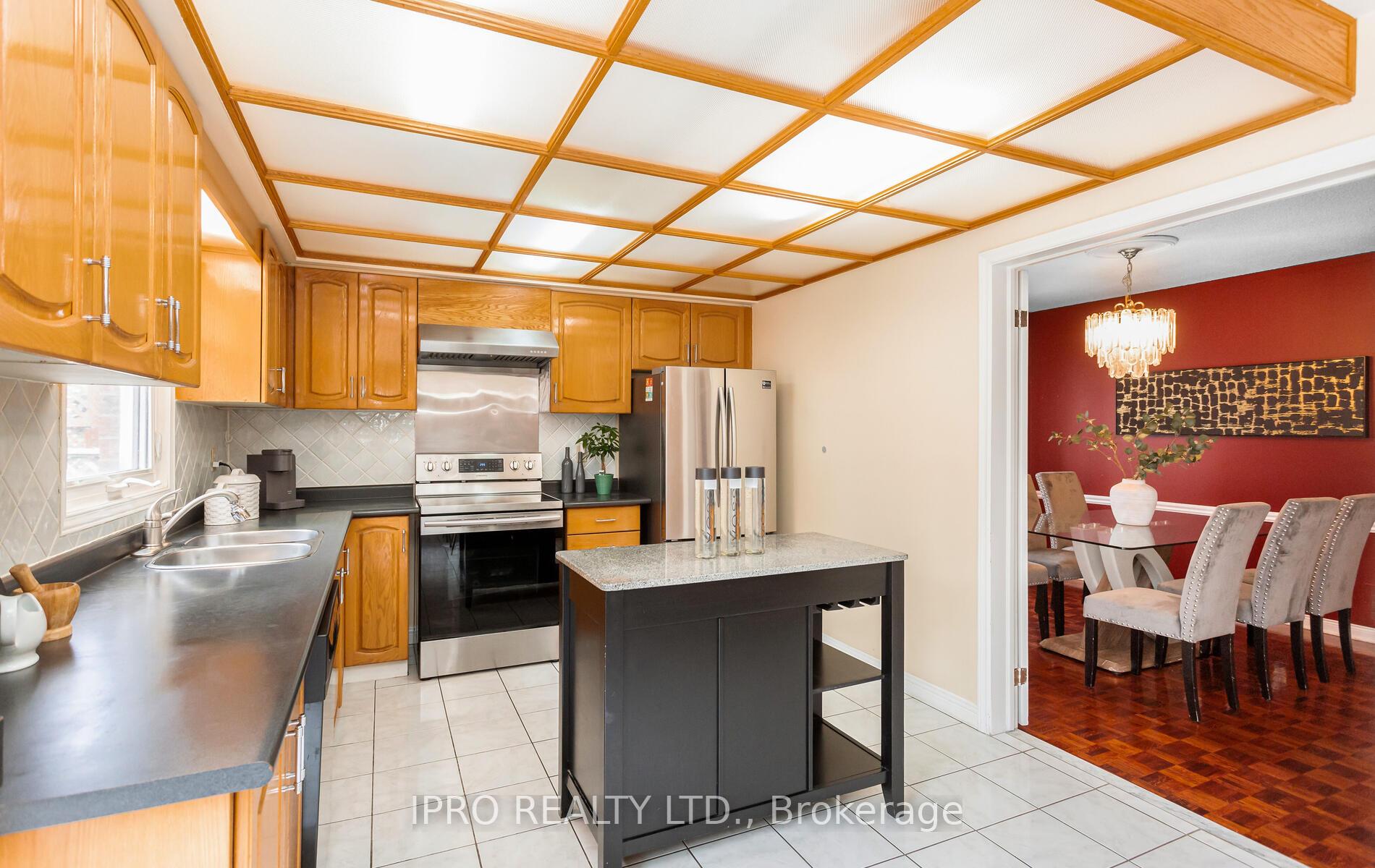 Photo 12 of 14 Burt Drive, Brampton, Northwood Park — HOMEH