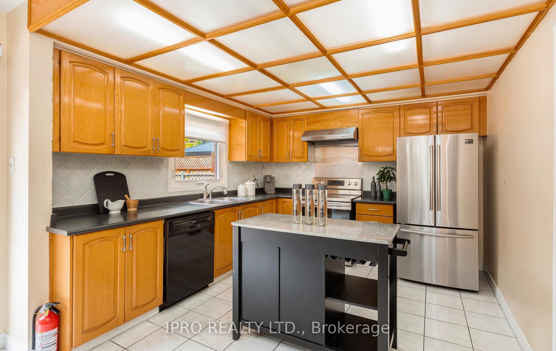 Photo 13 of 14 Burt Drive, Brampton, Northwood Park — HOMEH
