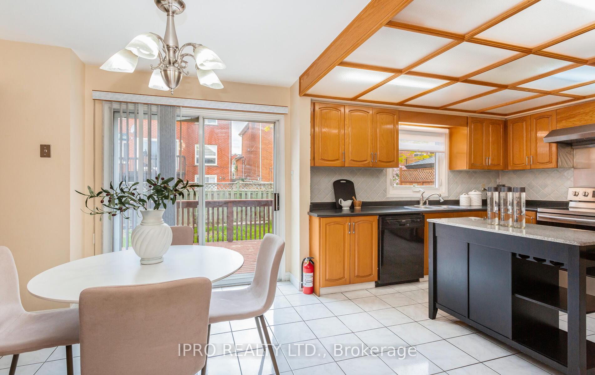 Photo 14 of 14 Burt Drive, Brampton, Northwood Park — HOMEH
