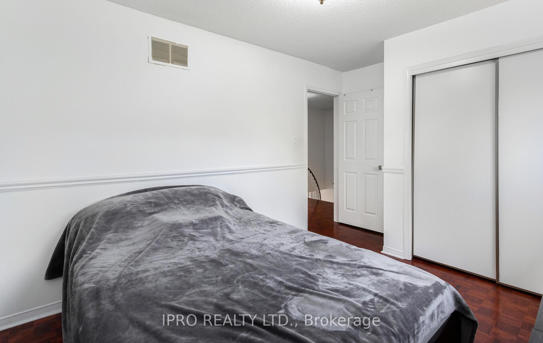 Photo 24 of 14 Burt Drive, Brampton, Northwood Park — HOMEH