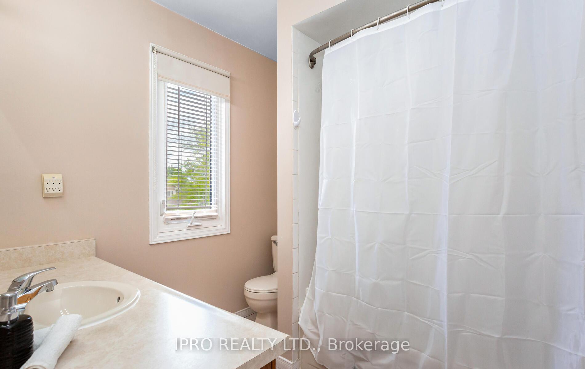 Photo 26 of 14 Burt Drive, Brampton, Northwood Park — HOMEH