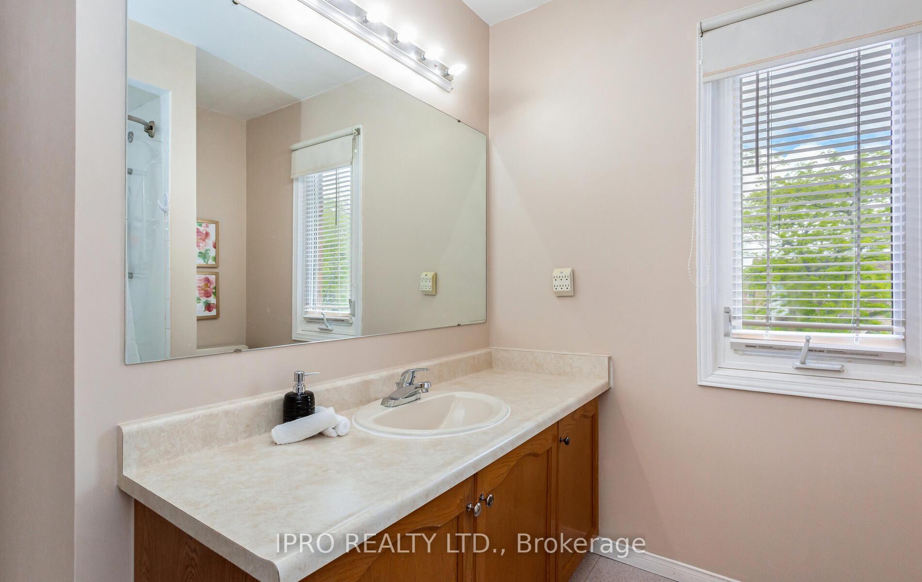 Photo 27 of 14 Burt Drive, Brampton, Northwood Park — HOMEH