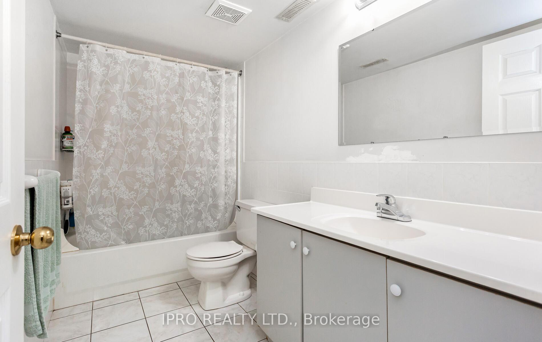 Photo 36 of 14 Burt Drive, Brampton, Northwood Park — HOMEH