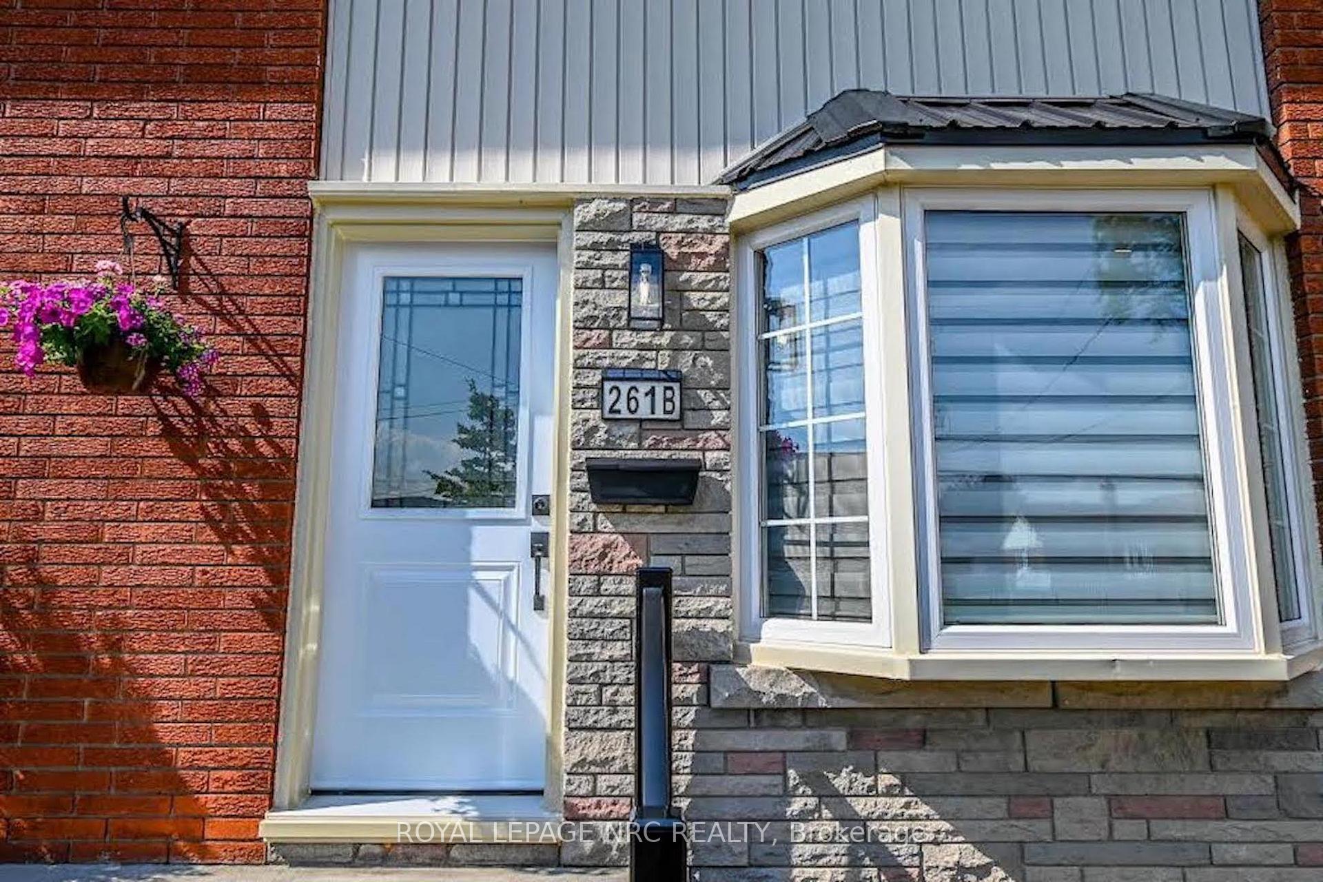Front of Unit B, 261 Scott Street