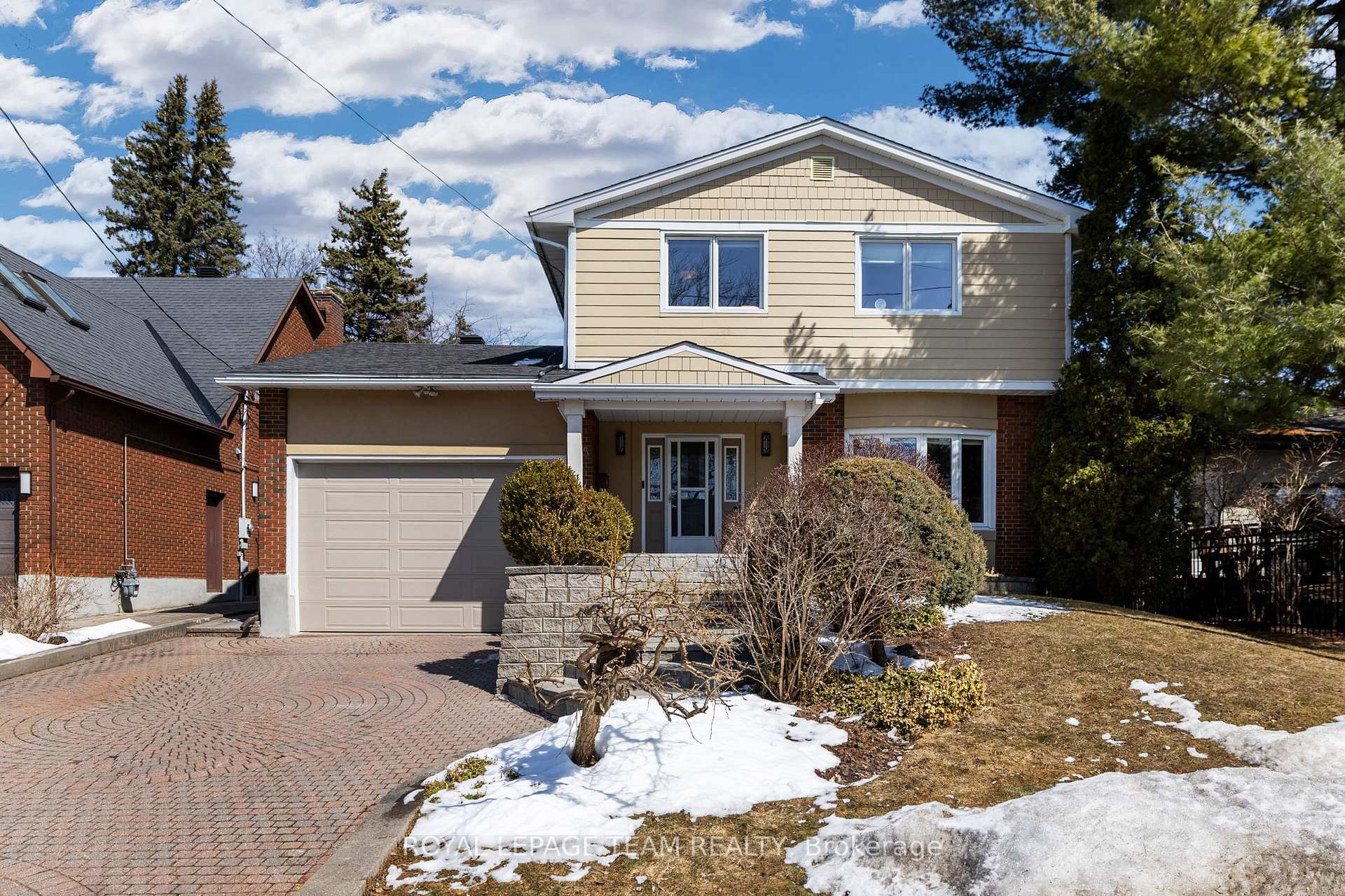 Photo 1 of 695 Hillcrest Avenue, Ottawa, Laurentianview — HOMEH