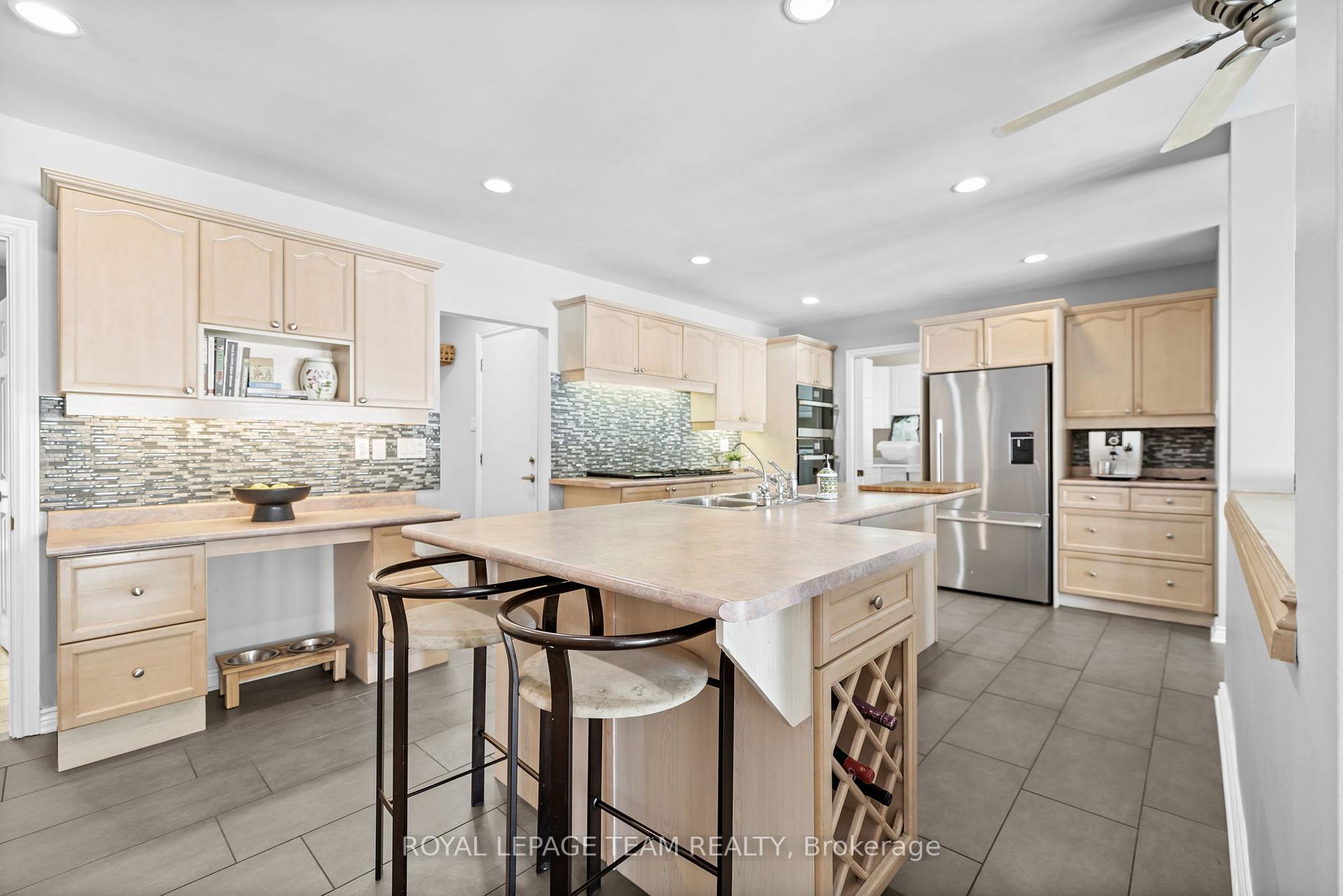 Photo 14 of 695 Hillcrest Avenue, Ottawa, Laurentianview — HOMEH