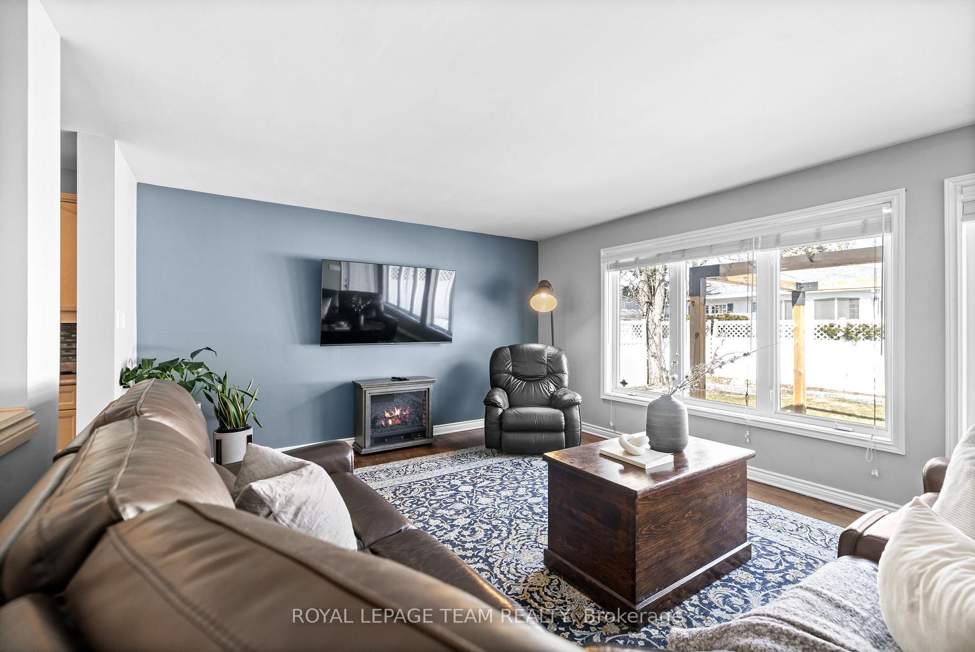 Photo 21 of 695 Hillcrest Avenue, Ottawa, Laurentianview — HOMEH