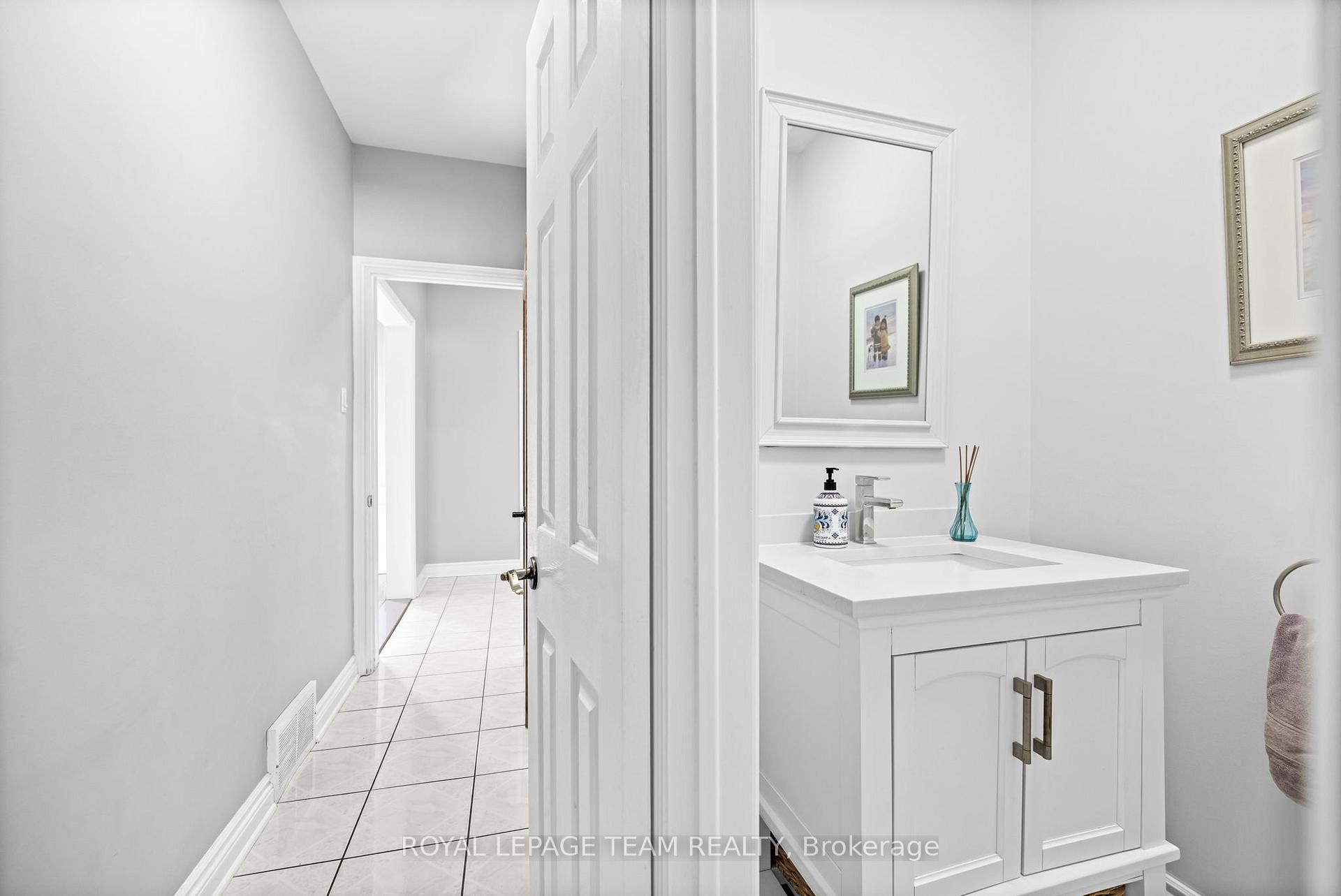 Photo 22 of 695 Hillcrest Avenue, Ottawa, Laurentianview — HOMEH