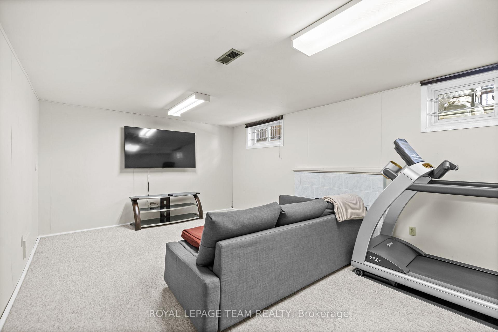 Photo 29 of 695 Hillcrest Avenue, Ottawa, Laurentianview — HOMEH