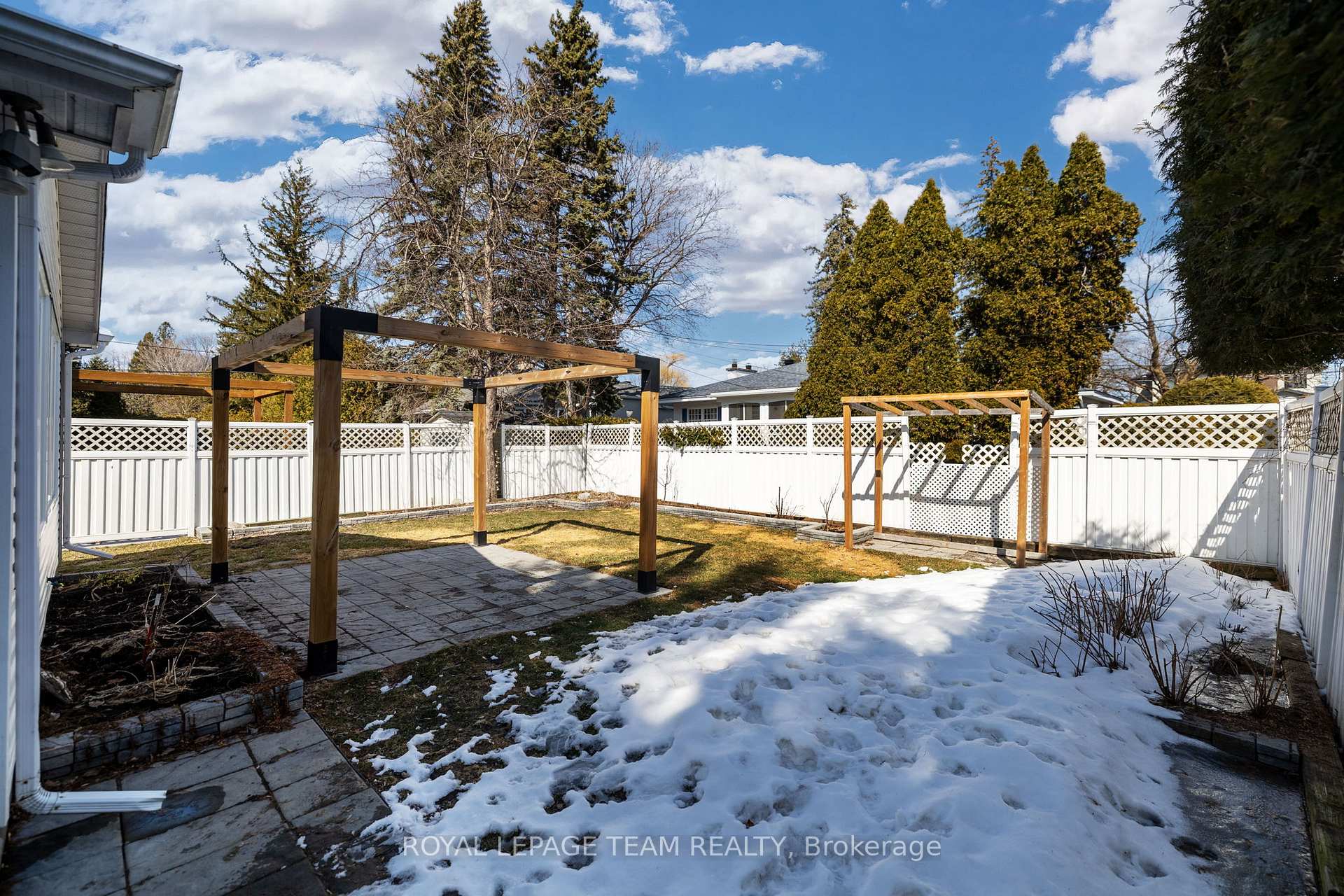 Photo 41 of 695 Hillcrest Avenue, Ottawa, Laurentianview — HOMEH