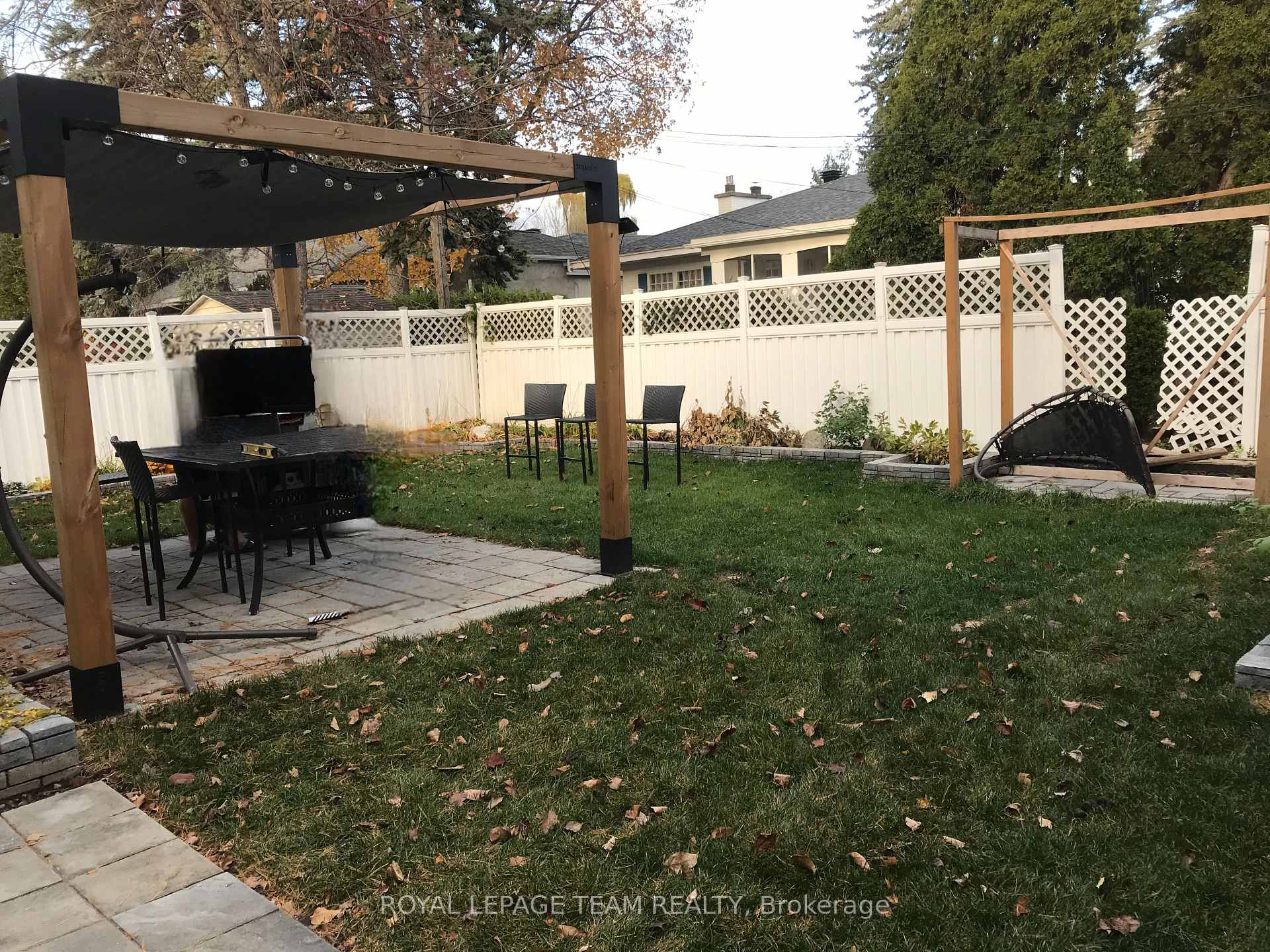 Photo 39 of 695 Hillcrest Avenue, Ottawa, Laurentianview — HOMEH