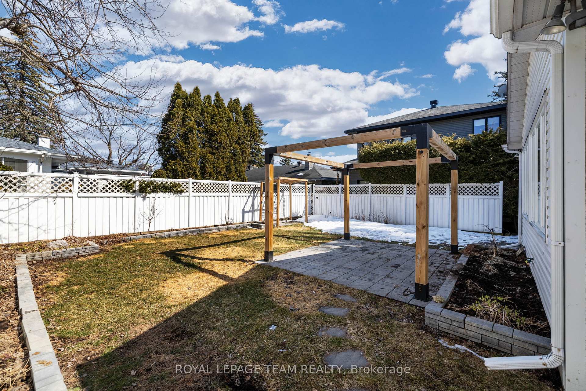 Photo 47 of 695 Hillcrest Avenue, Ottawa, Laurentianview — HOMEH