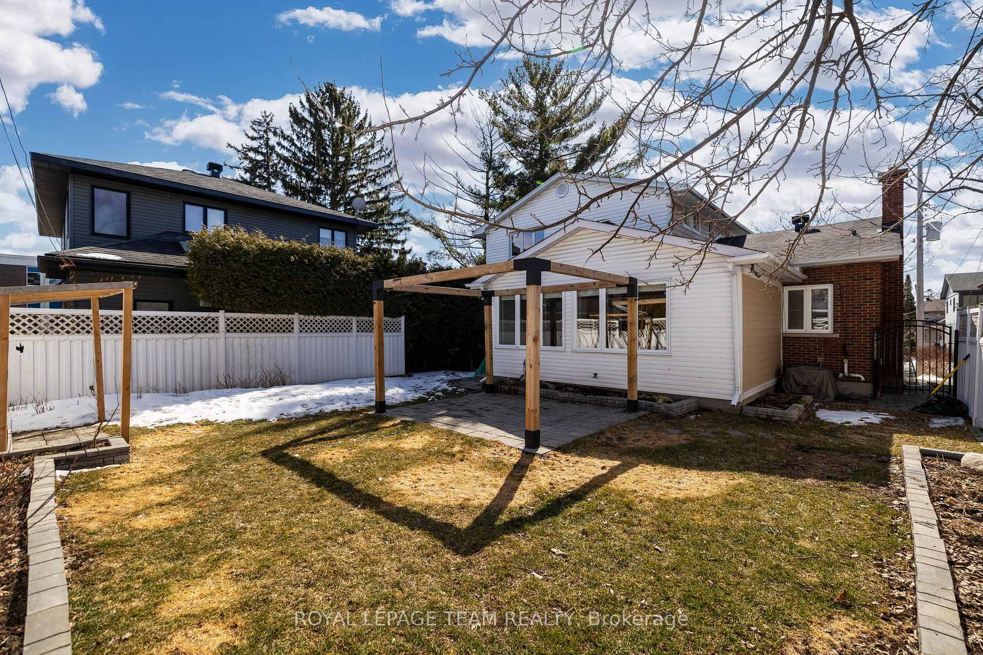 Photo 48 of 695 Hillcrest Avenue, Ottawa, Laurentianview — HOMEH