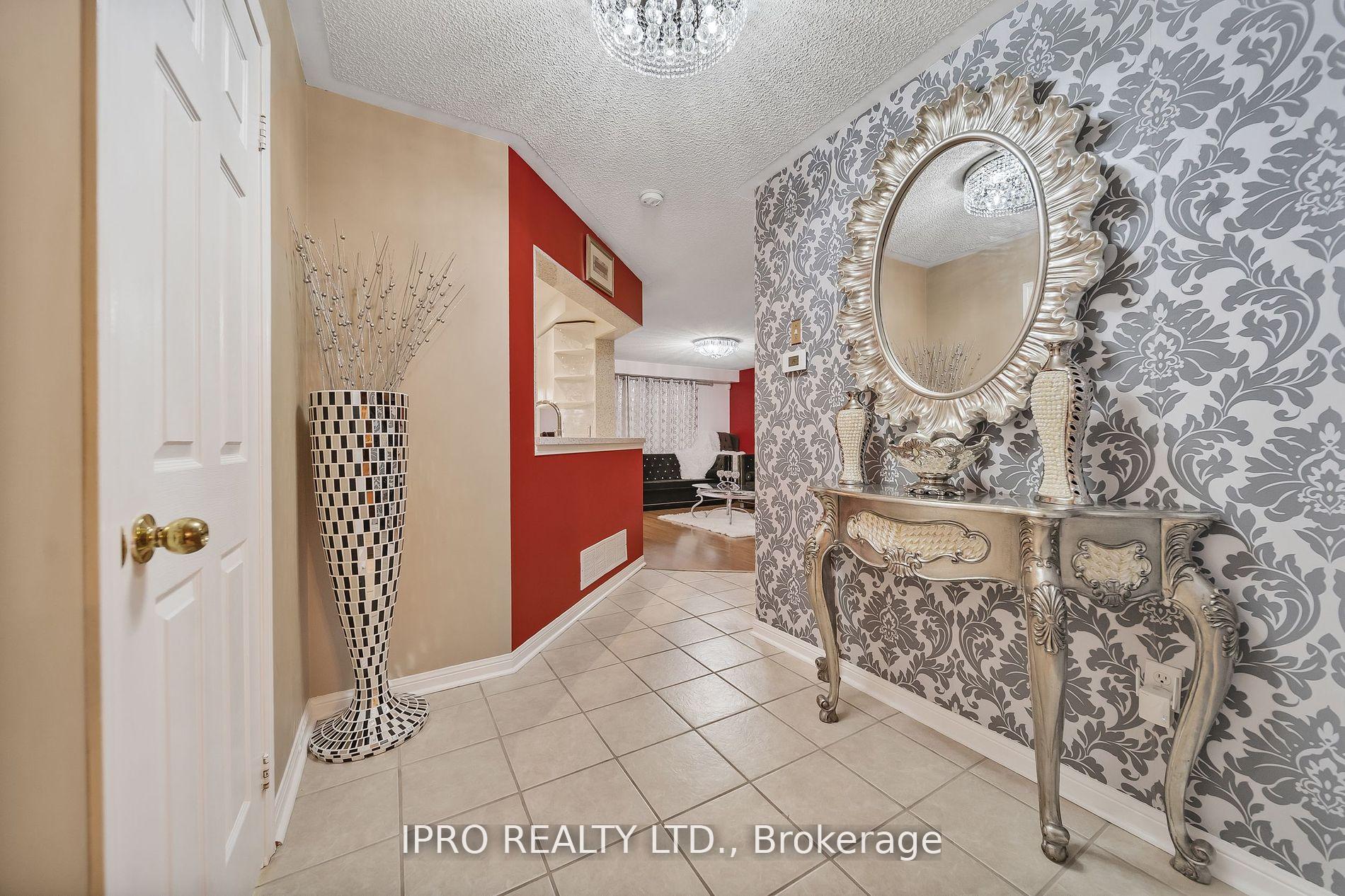 Photo 18 of 108 Sweetwood Circle, Brampton, Fletcher's Meadow — HOMEH