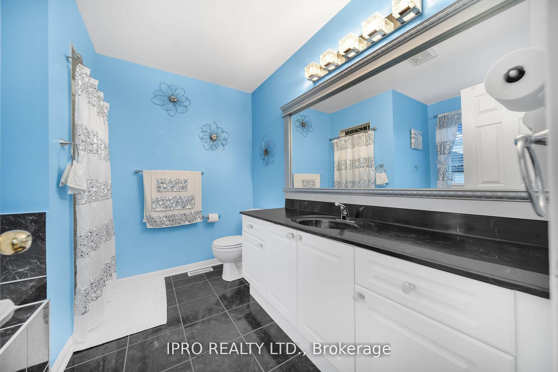 Photo 14 of 108 Sweetwood Circle, Brampton, Fletcher's Meadow — HOMEH