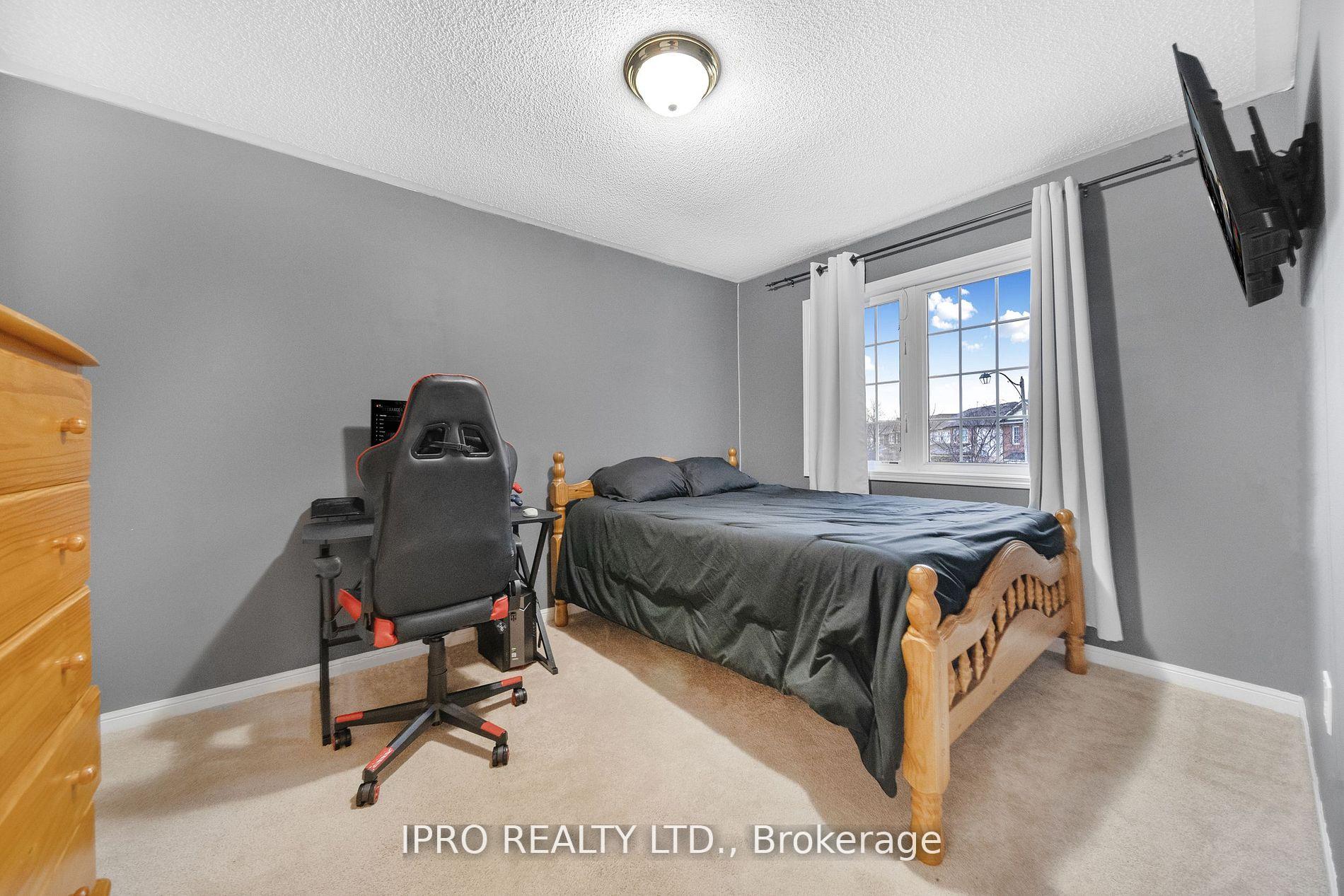 Photo 26 of 108 Sweetwood Circle, Brampton, Fletcher's Meadow — HOMEH