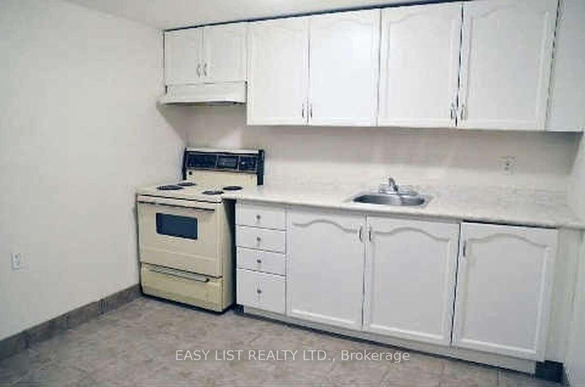 Photo 4 of 20 Autumn Boulevard, Brampton, Avondale — HOMEH