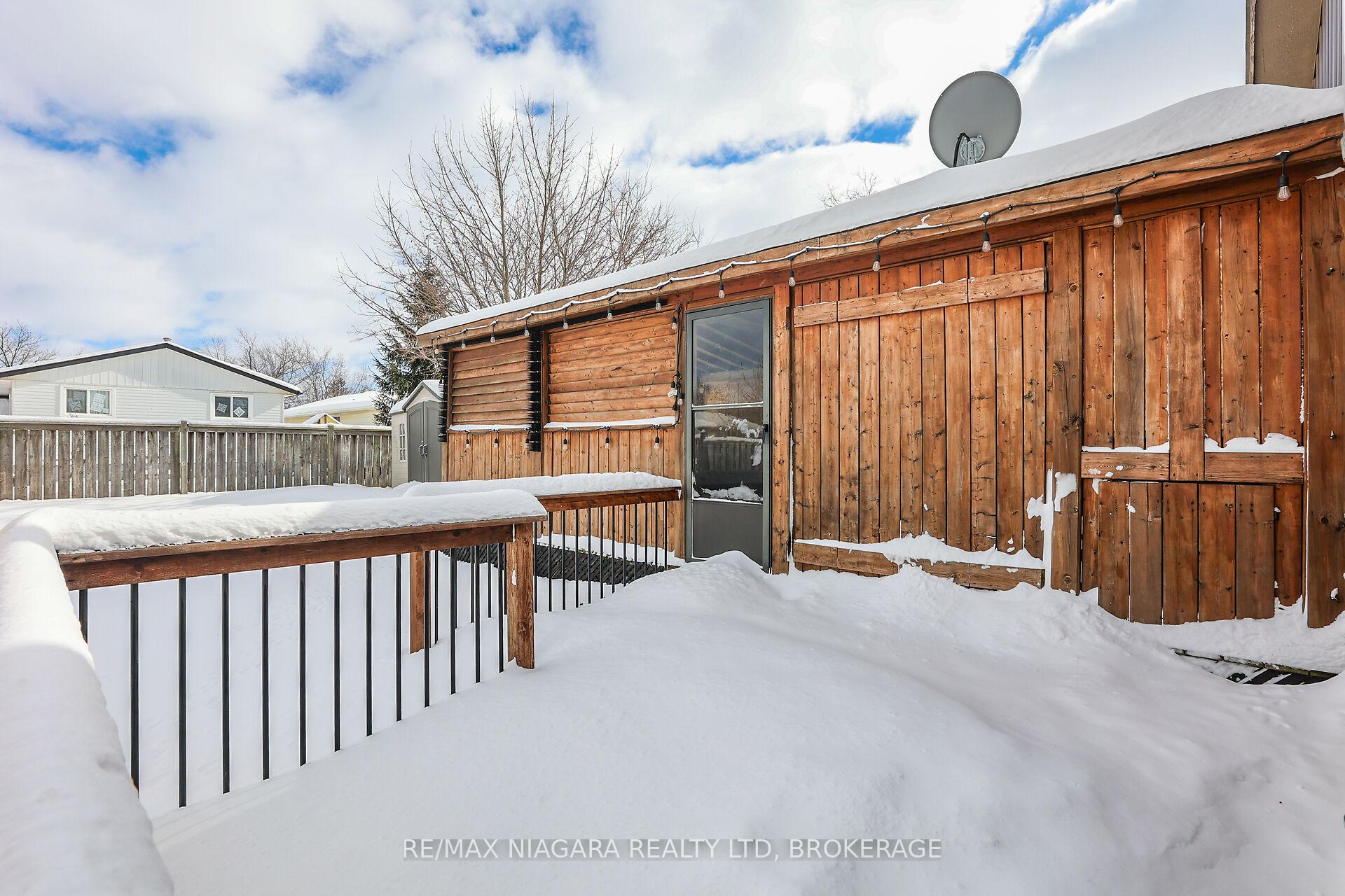 Photo 7 of 52 Yorkdale Crescent, Hamilton, Stoney Creek Mountain — HOMEH