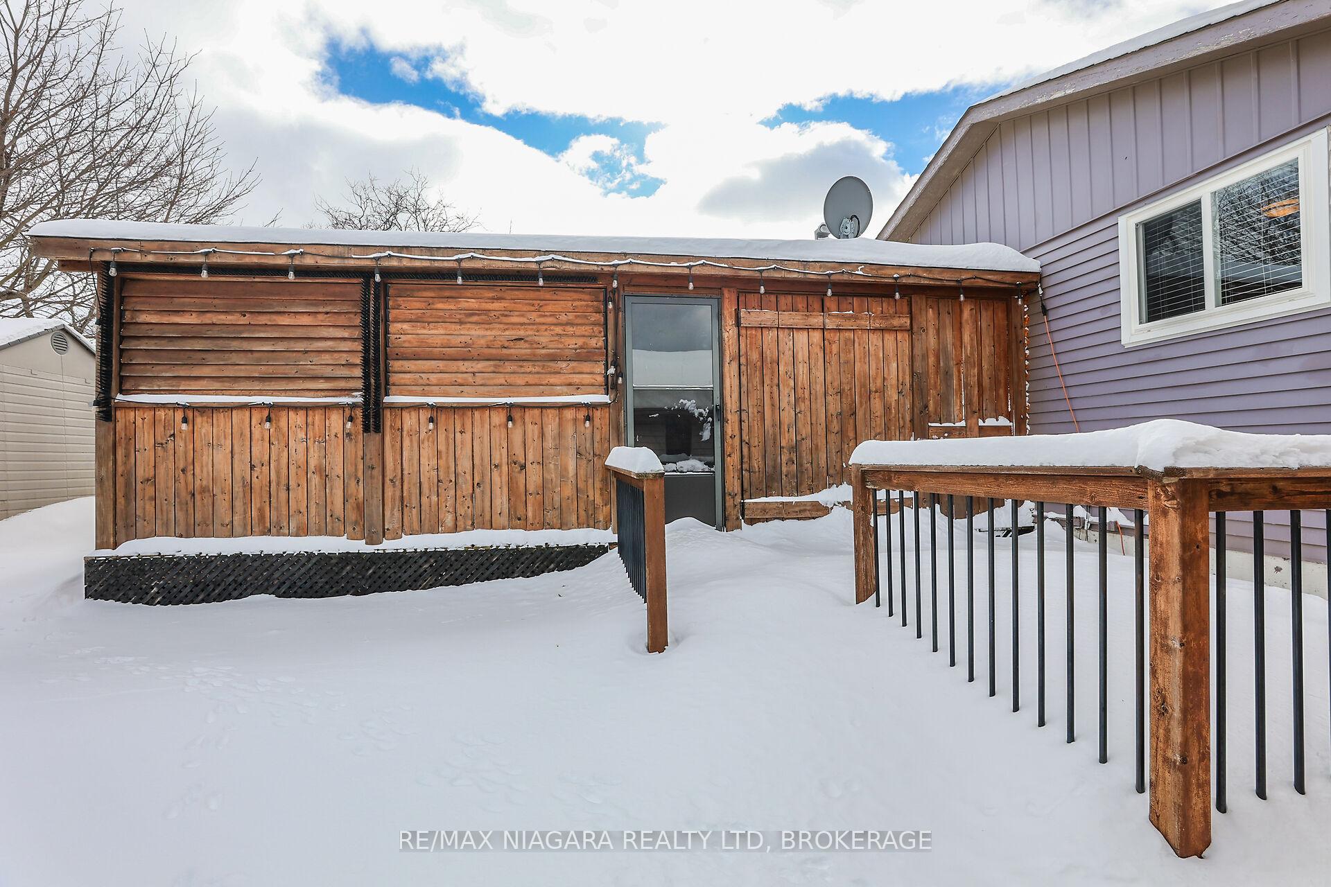 Photo 8 of 52 Yorkdale Crescent, Hamilton, Stoney Creek Mountain — HOMEH