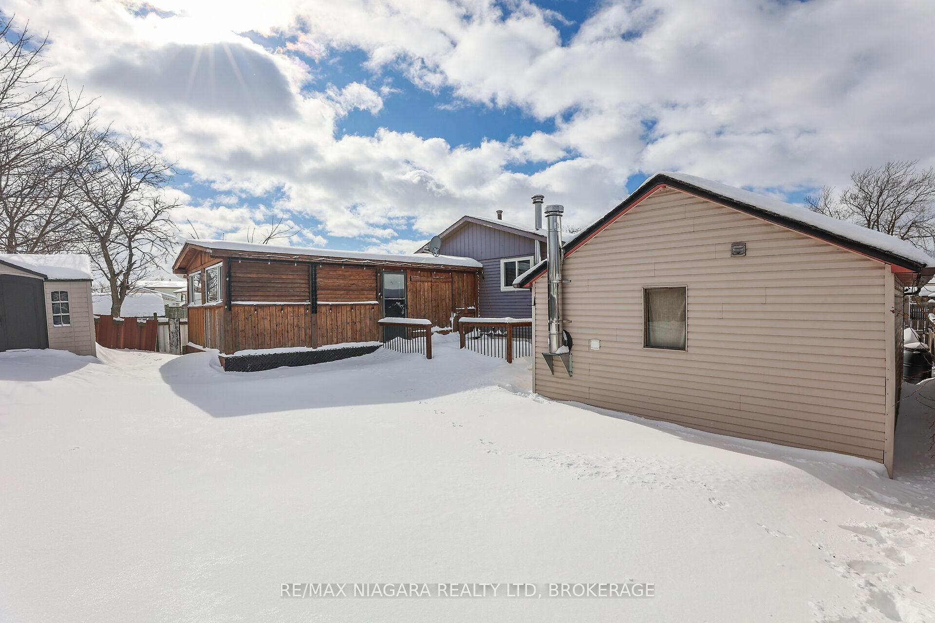 Photo 9 of 52 Yorkdale Crescent, Hamilton, Stoney Creek Mountain — HOMEH
