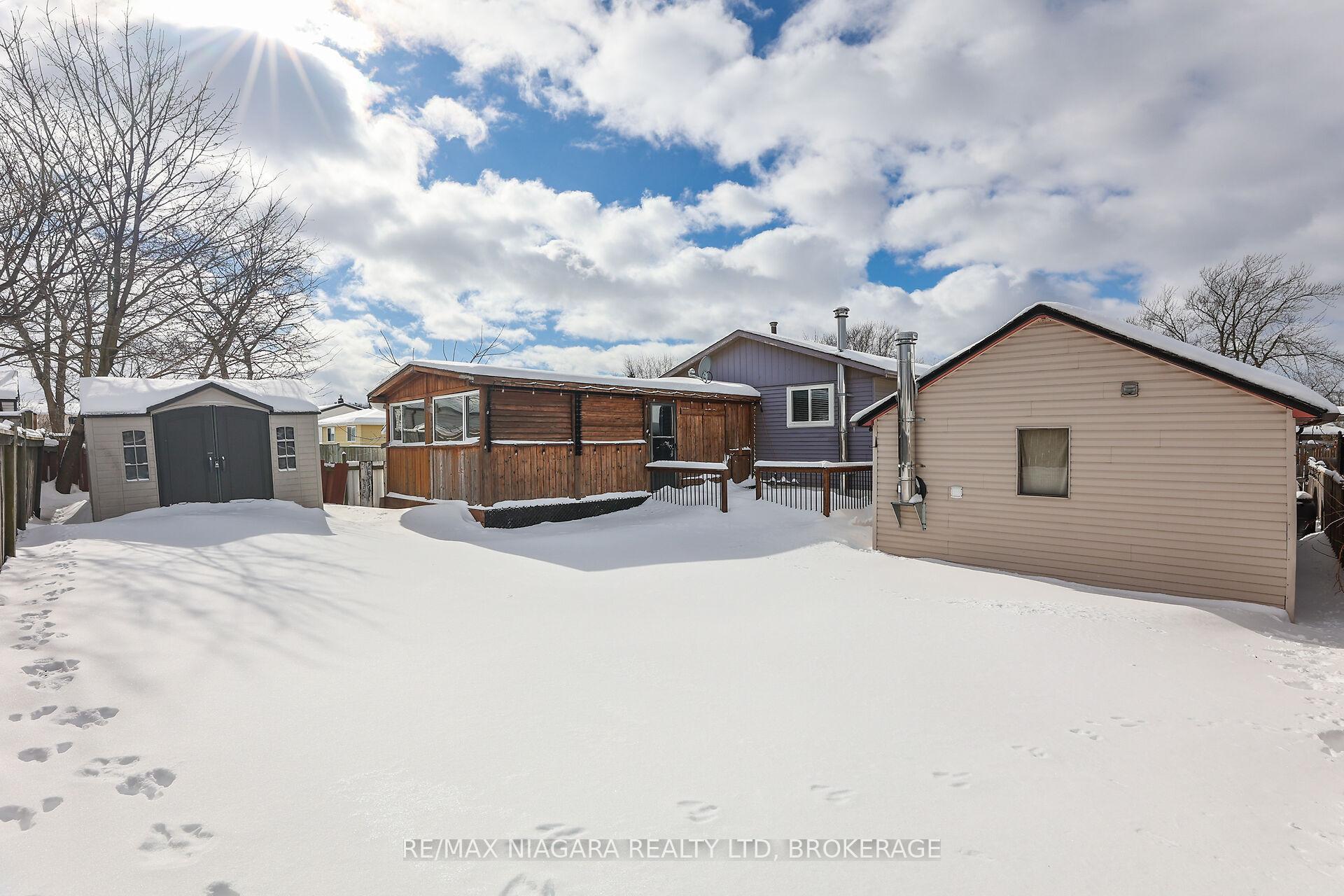 Photo 10 of 52 Yorkdale Crescent, Hamilton, Stoney Creek Mountain — HOMEH