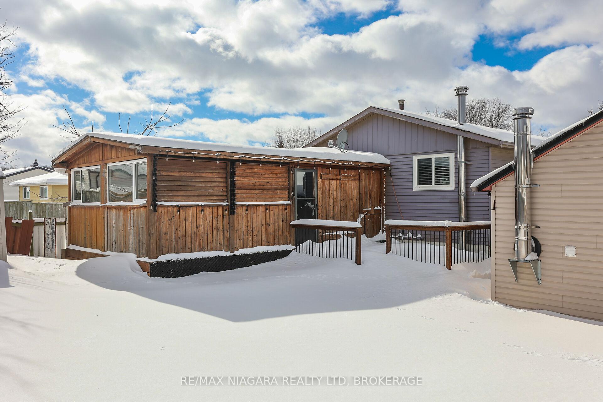 Photo 11 of 52 Yorkdale Crescent, Hamilton, Stoney Creek Mountain — HOMEH