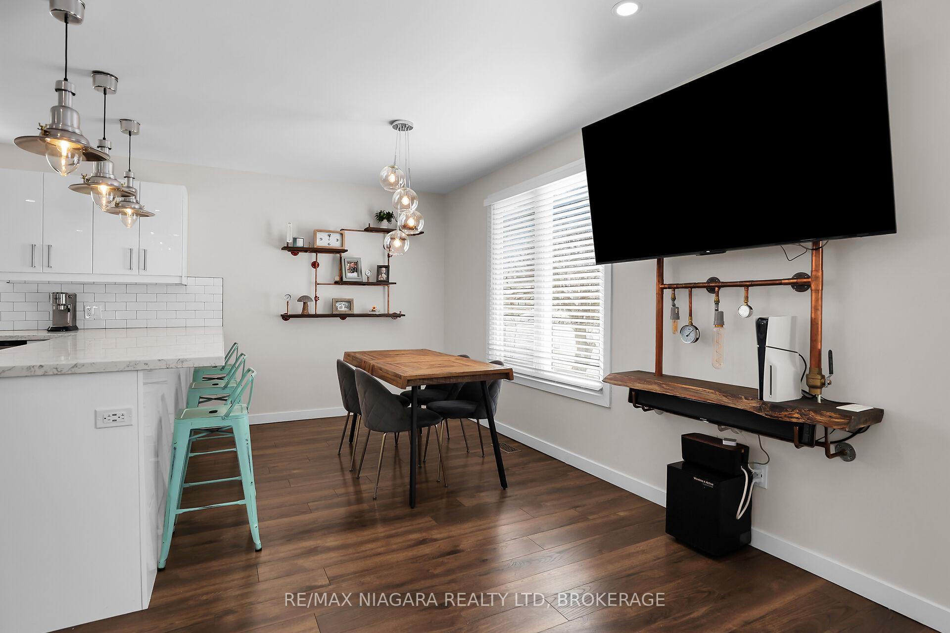 Photo 16 of 52 Yorkdale Crescent, Hamilton, Stoney Creek Mountain — HOMEH
