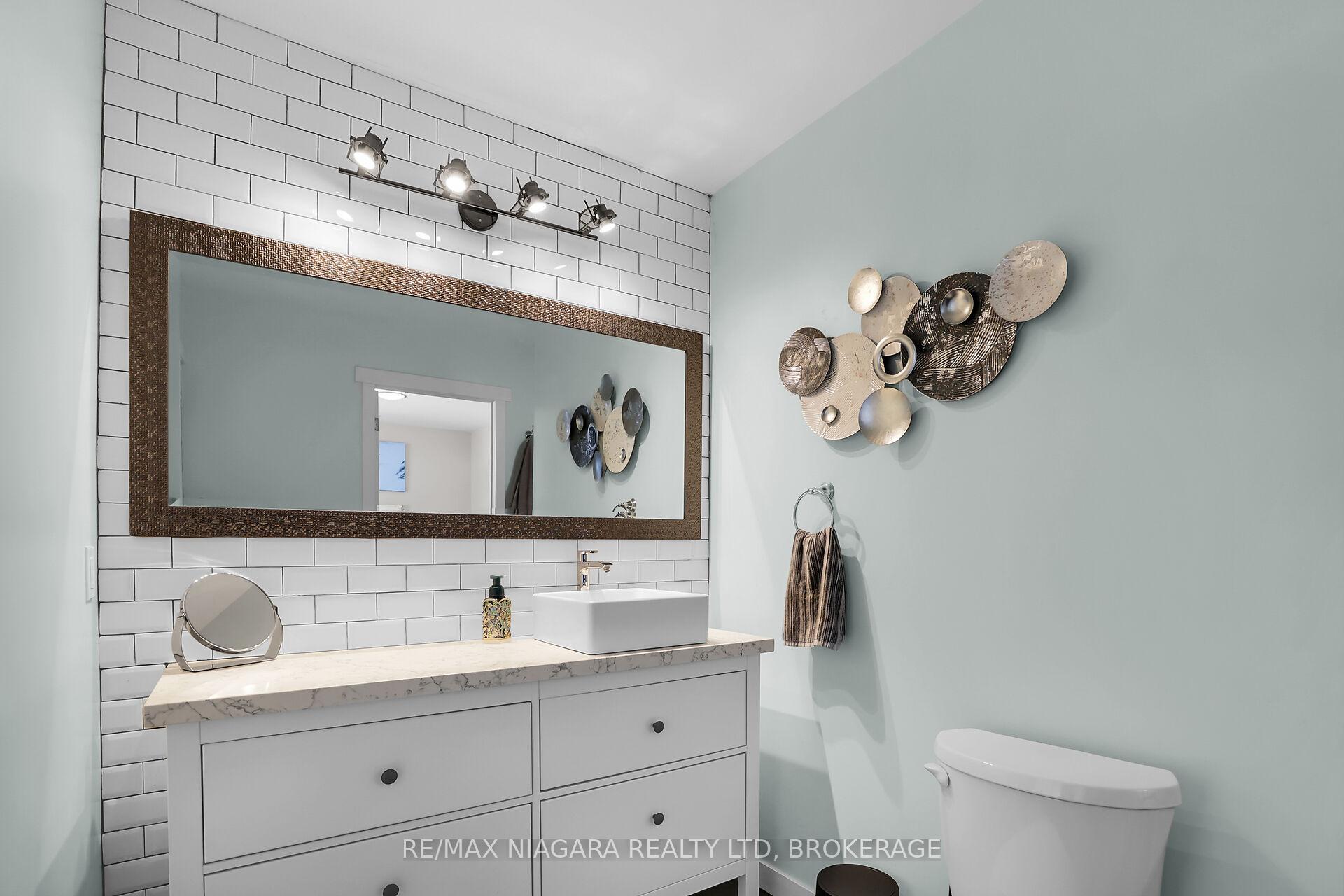 Photo 24 of 52 Yorkdale Crescent, Hamilton, Stoney Creek Mountain — HOMEH