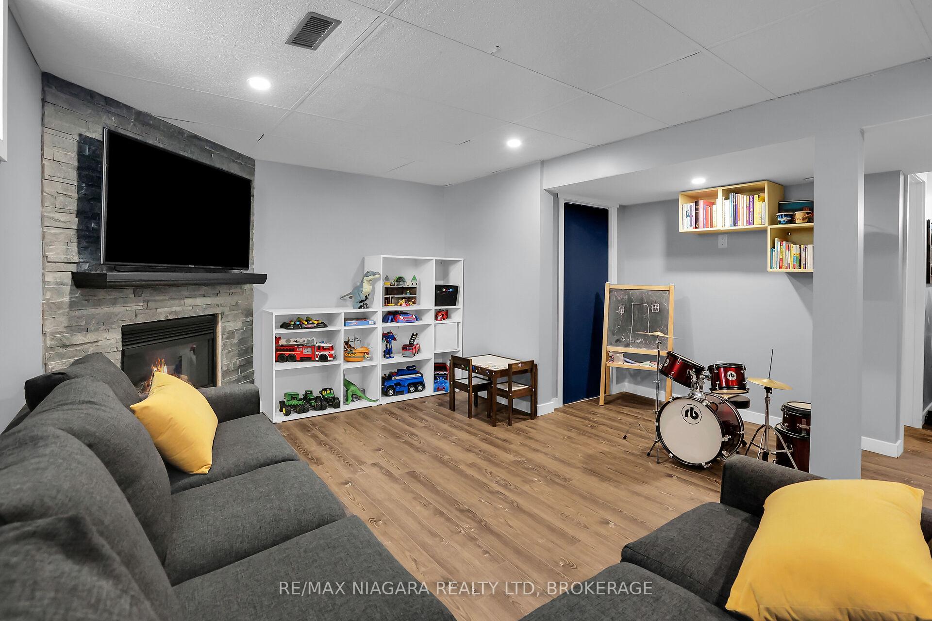 Photo 33 of 52 Yorkdale Crescent, Hamilton, Stoney Creek Mountain — HOMEH