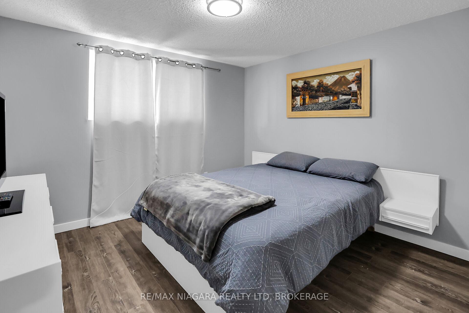 Photo 37 of 52 Yorkdale Crescent, Hamilton, Stoney Creek Mountain — HOMEH