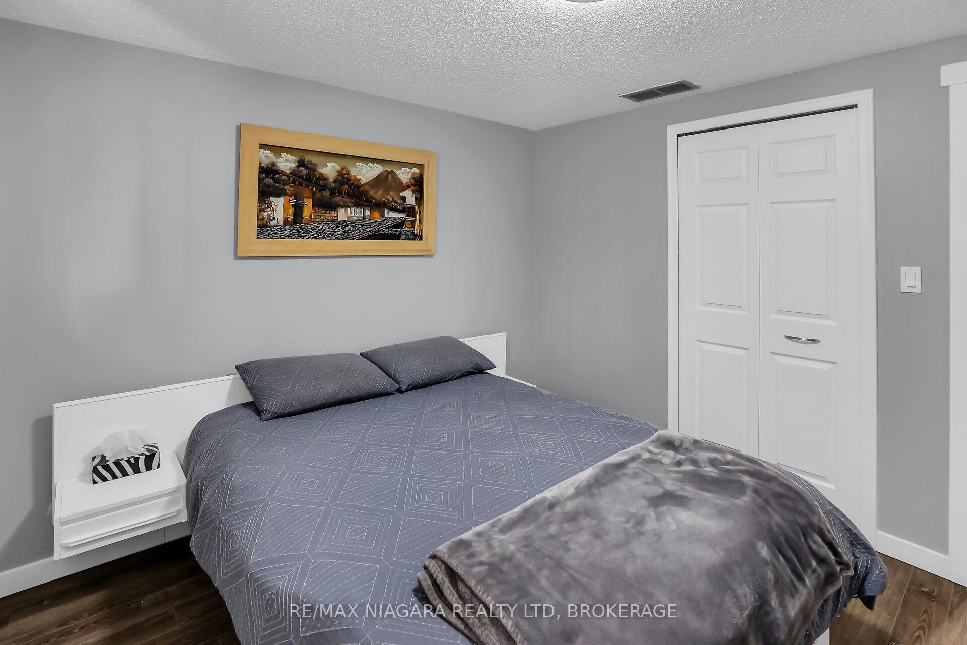 Photo 38 of 52 Yorkdale Crescent, Hamilton, Stoney Creek Mountain — HOMEH