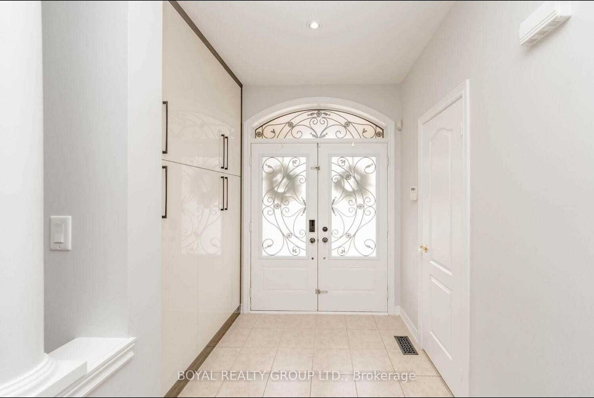 Photo 5 of 121 Leadership Drive, Brampton, Credit Valley — HOMEH