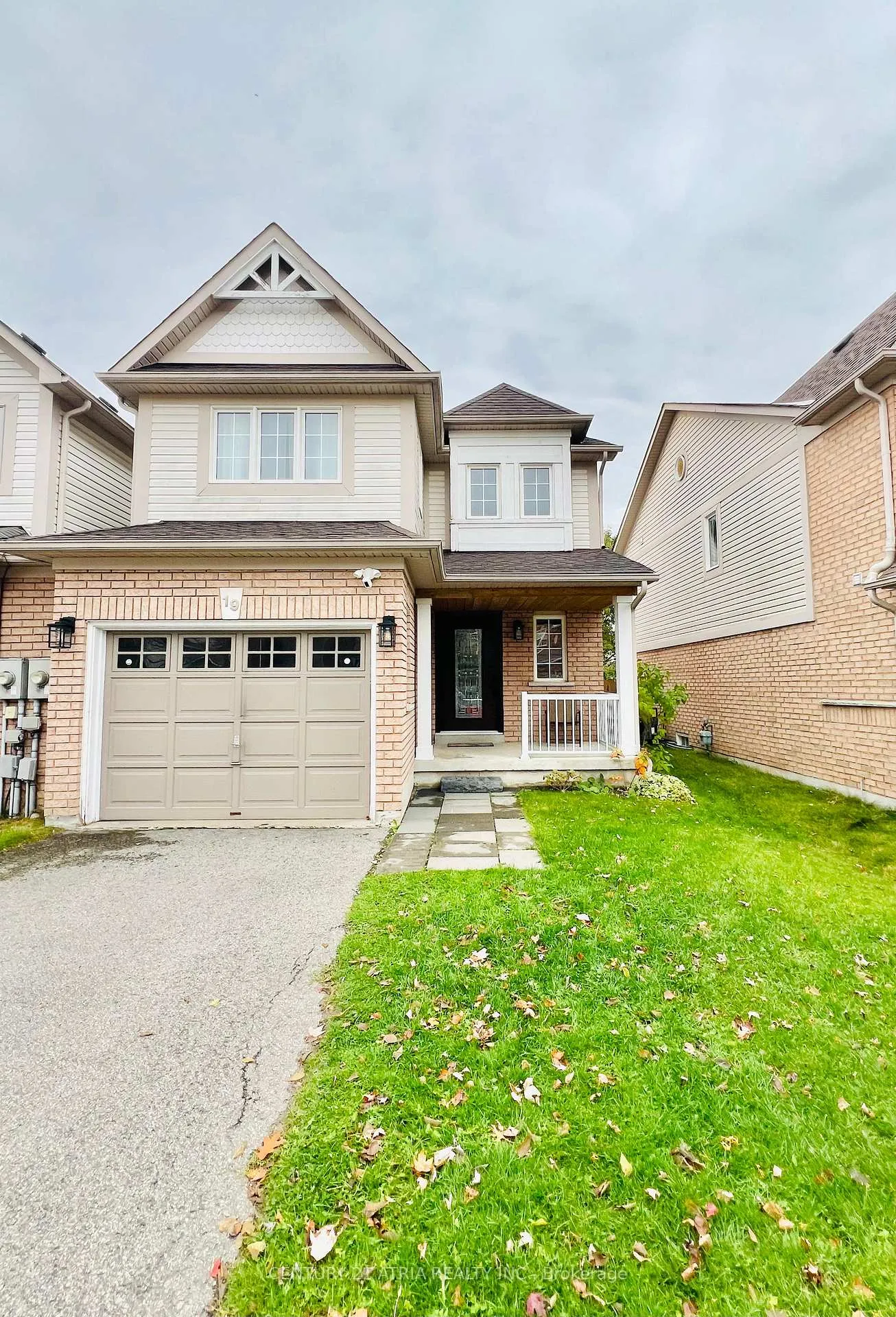 Photo 1 of 19 Bird Street, Barrie, Edgehill Drive — HOMEH