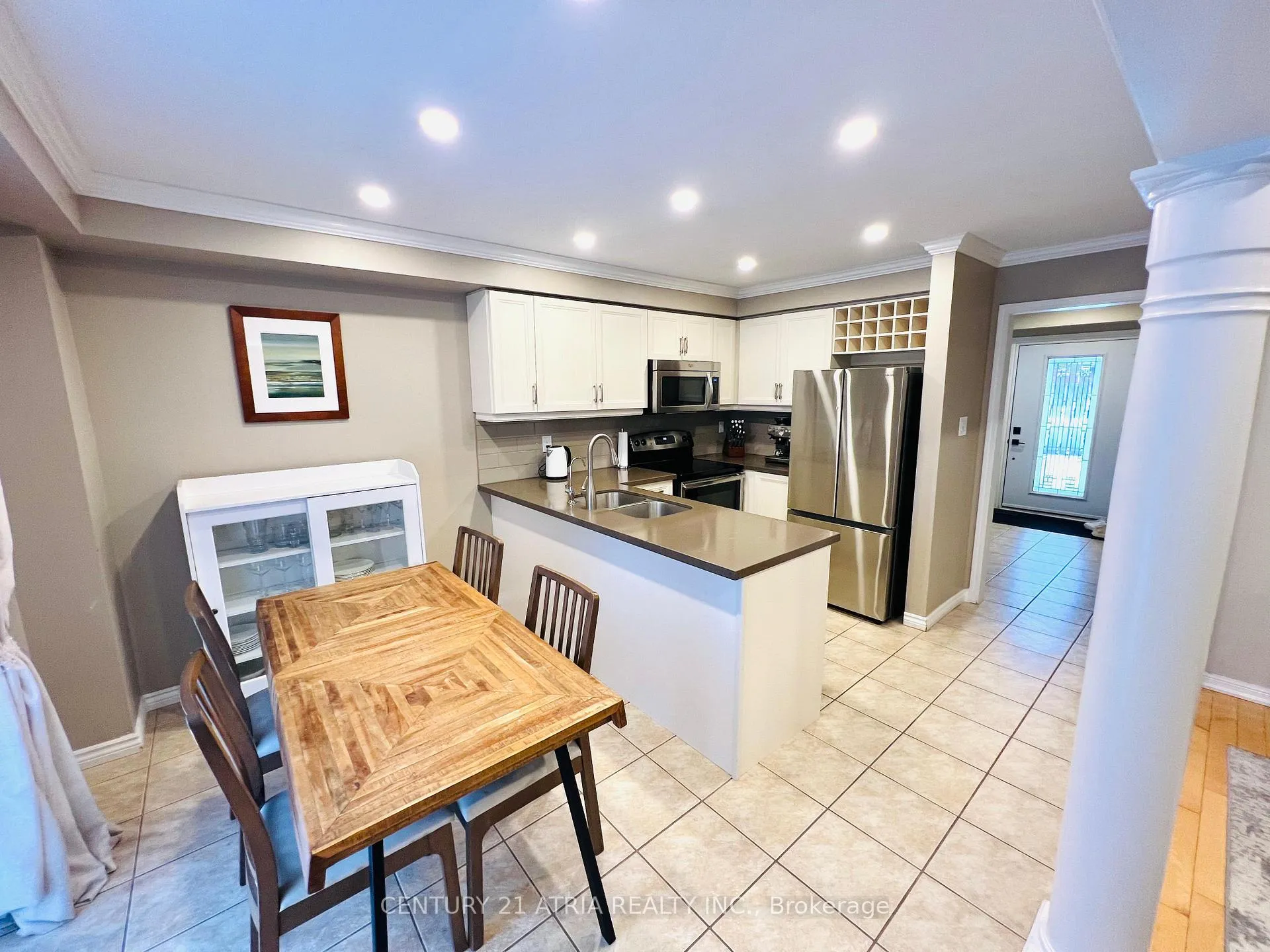 Photo 4 of 19 Bird Street, Barrie, Edgehill Drive — HOMEH