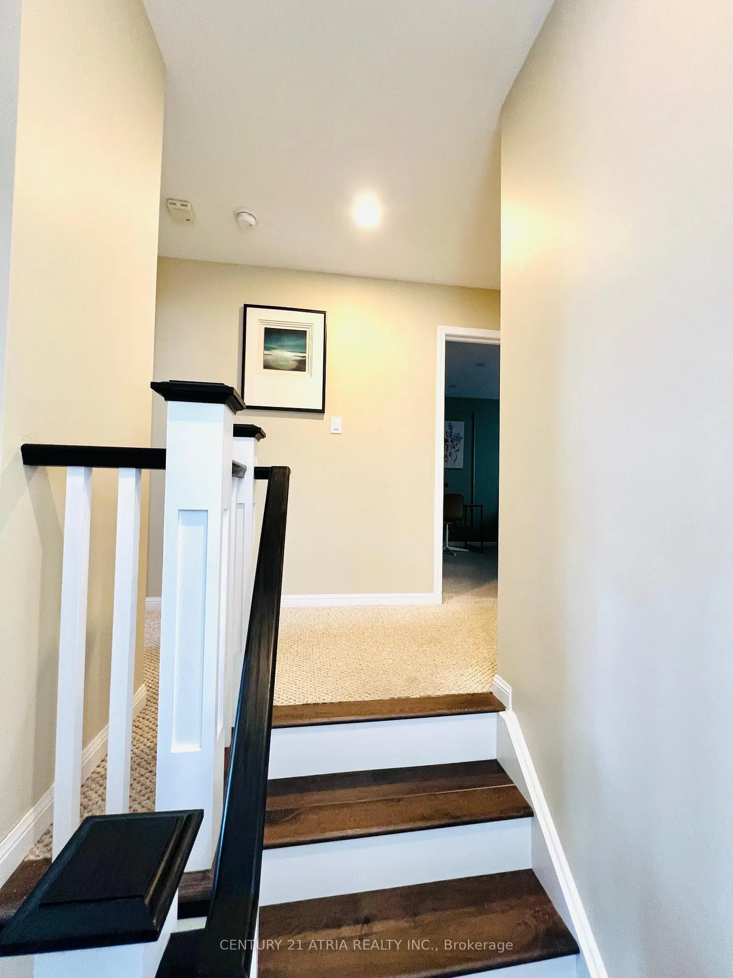 Photo 7 of 19 Bird Street, Barrie, Edgehill Drive — HOMEH