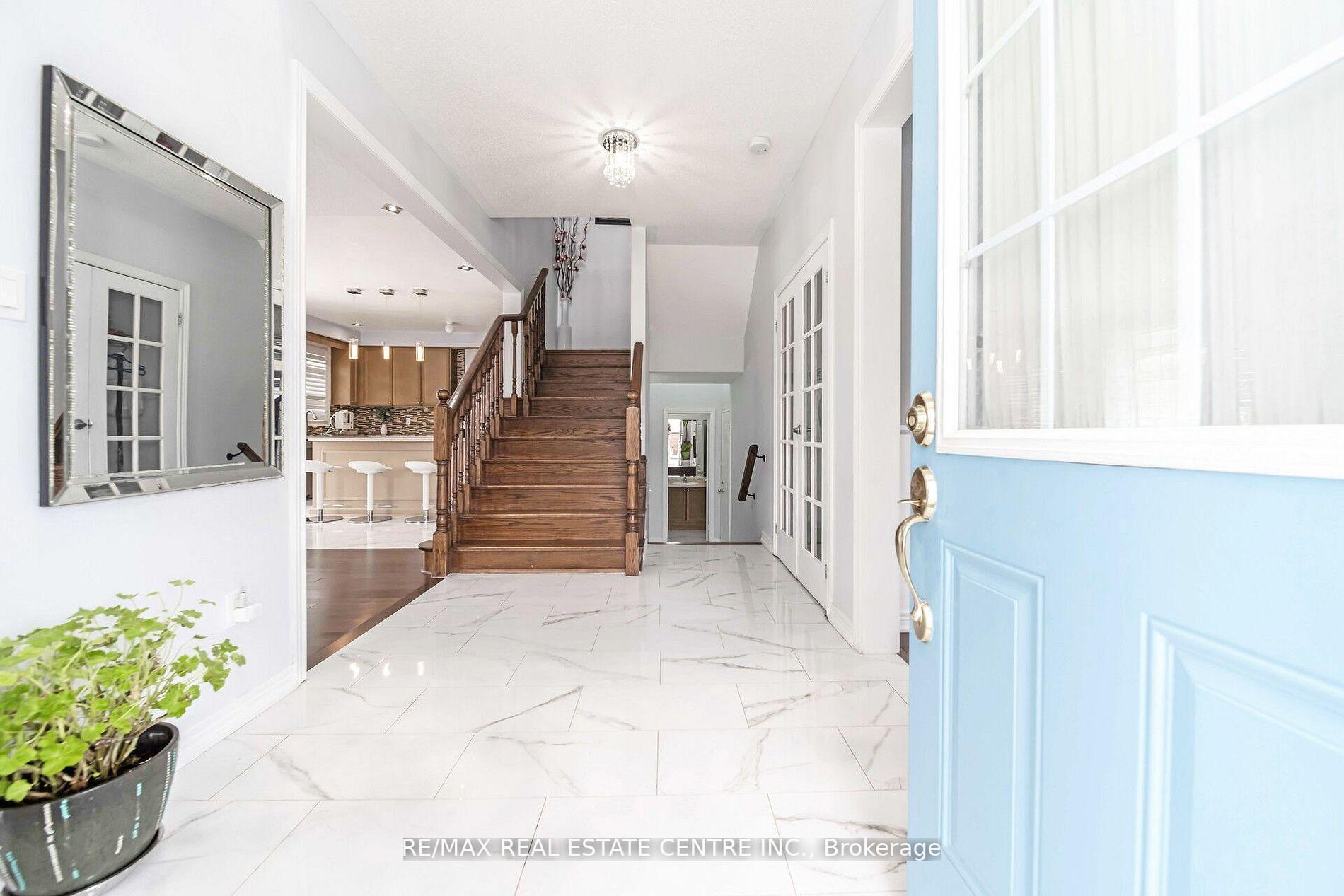 Photo 5 of 1 Sage Meadow Crescent, Brampton, Credit Valley — HOMEH