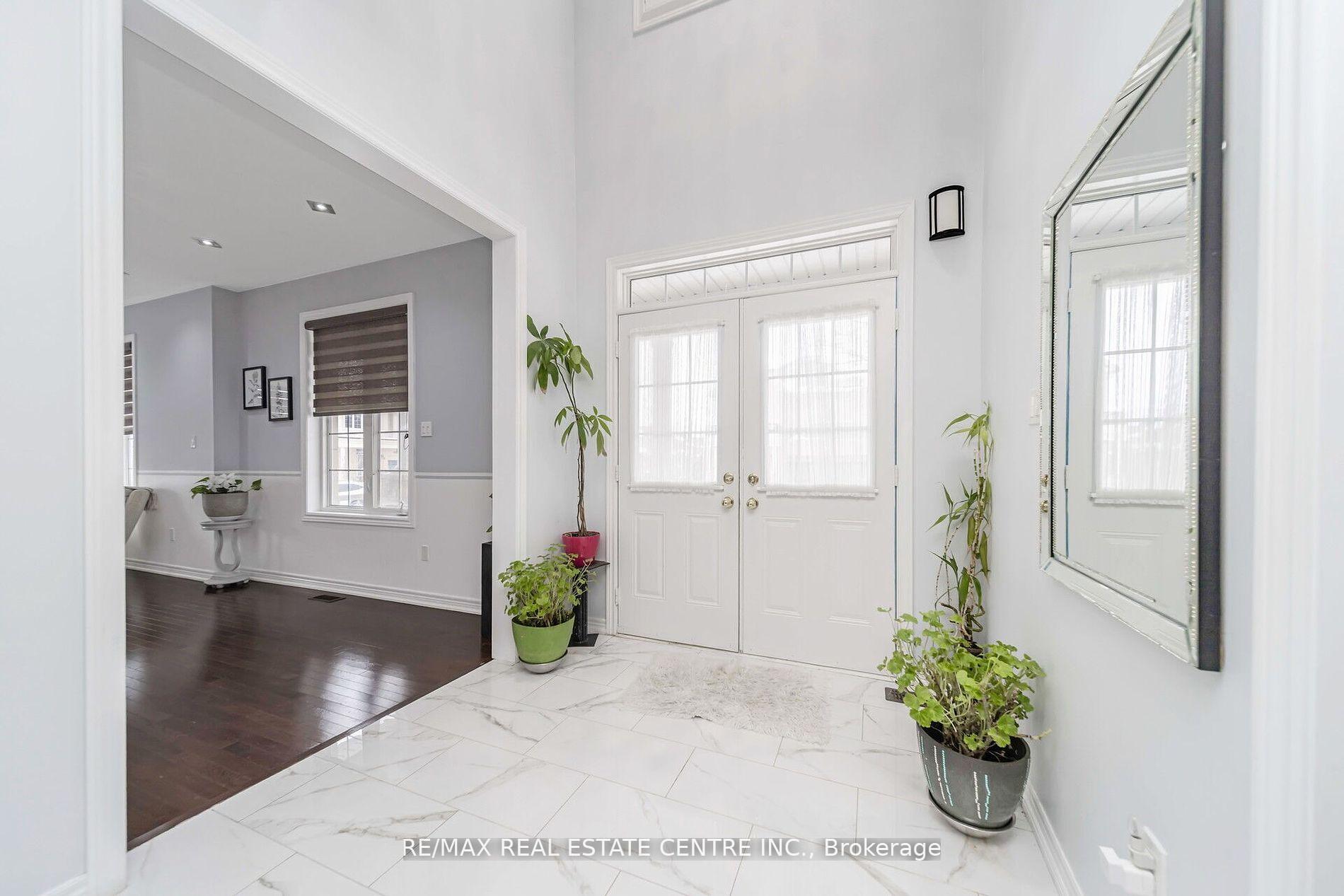 Photo 6 of 1 Sage Meadow Crescent, Brampton, Credit Valley — HOMEH