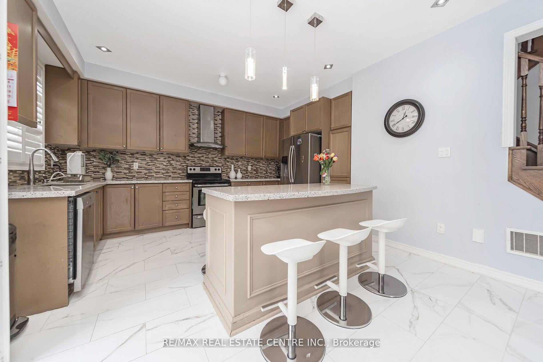 Photo 11 of 1 Sage Meadow Crescent, Brampton, Credit Valley — HOMEH