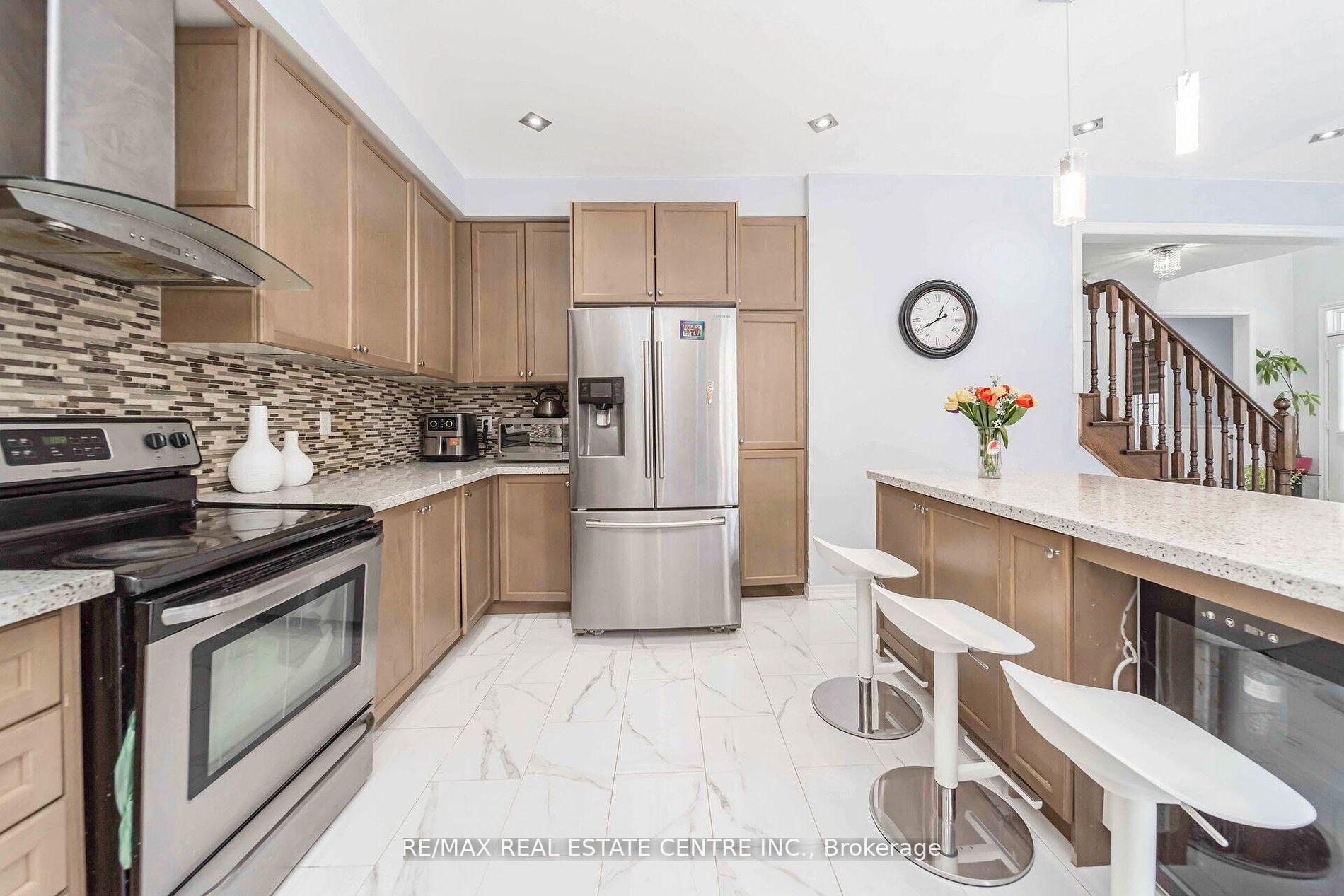 Photo 13 of 1 Sage Meadow Crescent, Brampton, Credit Valley — HOMEH