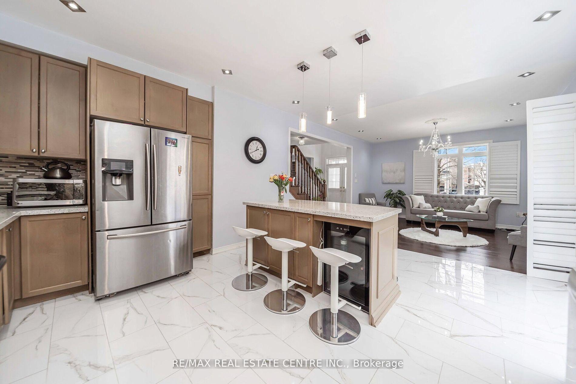 Photo 14 of 1 Sage Meadow Crescent, Brampton, Credit Valley — HOMEH