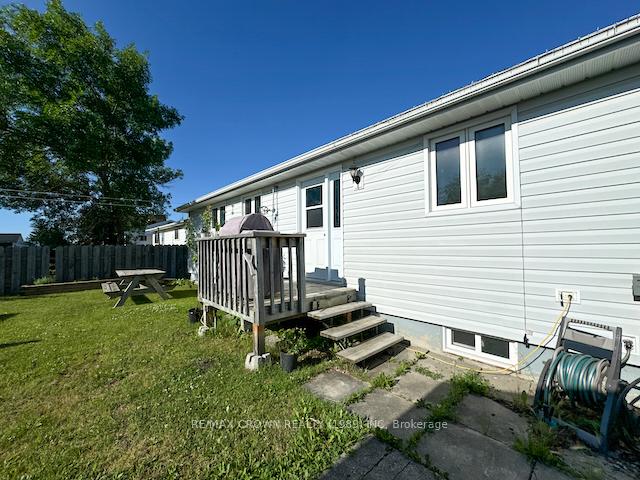 Photo 4 of 39 Houle Street, Hearst — HOMEH